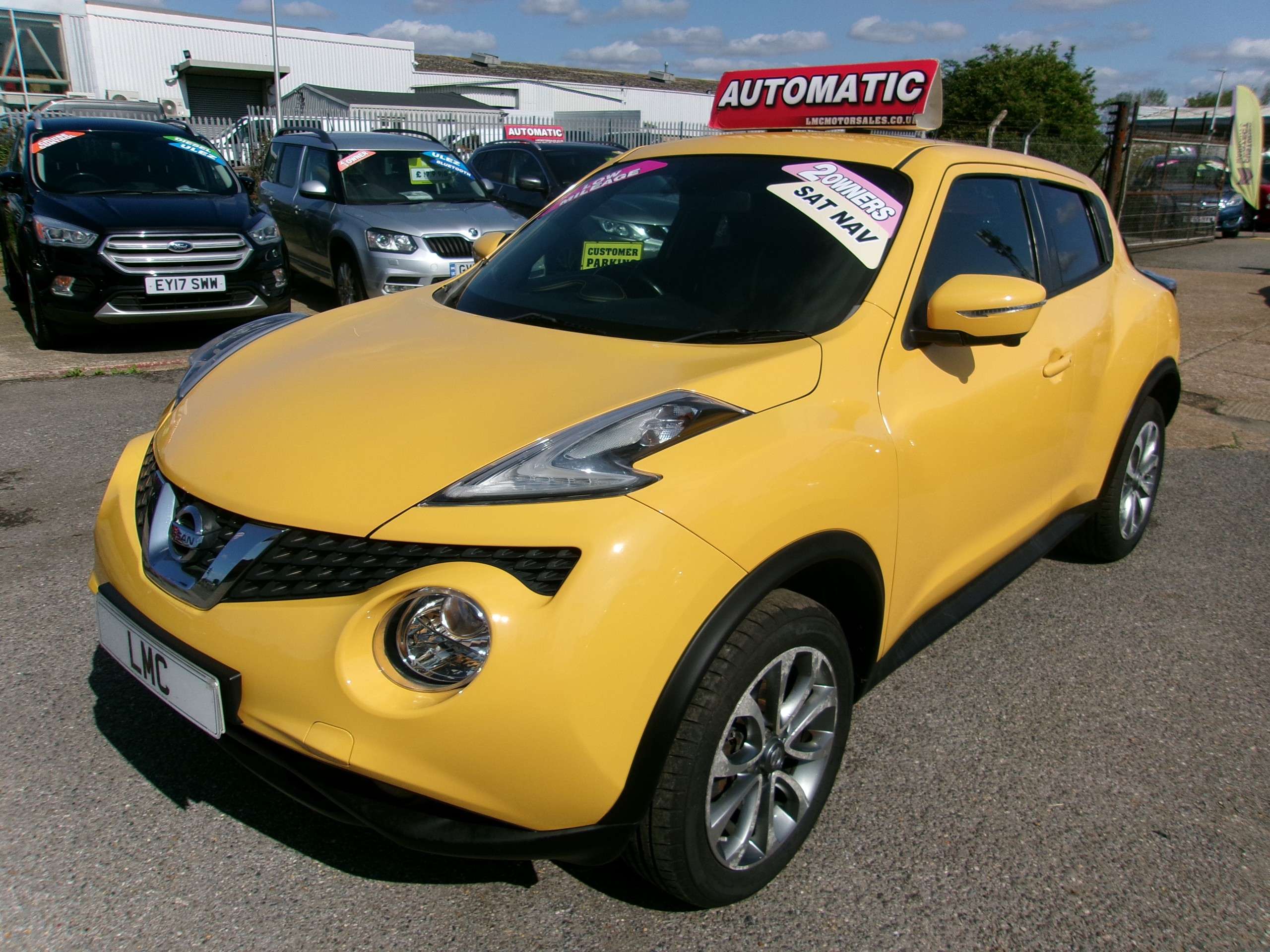 A 2015 NISSAN JUKE Automatic 1.6 Tekna SUV 5dr Petrol XTRON Euro 6 (117 ps) A 2015 NISSAN JUKE Automatic 1.6 Tekna SUV 5dr Petrol XTRON Euro 6 (117 ps)