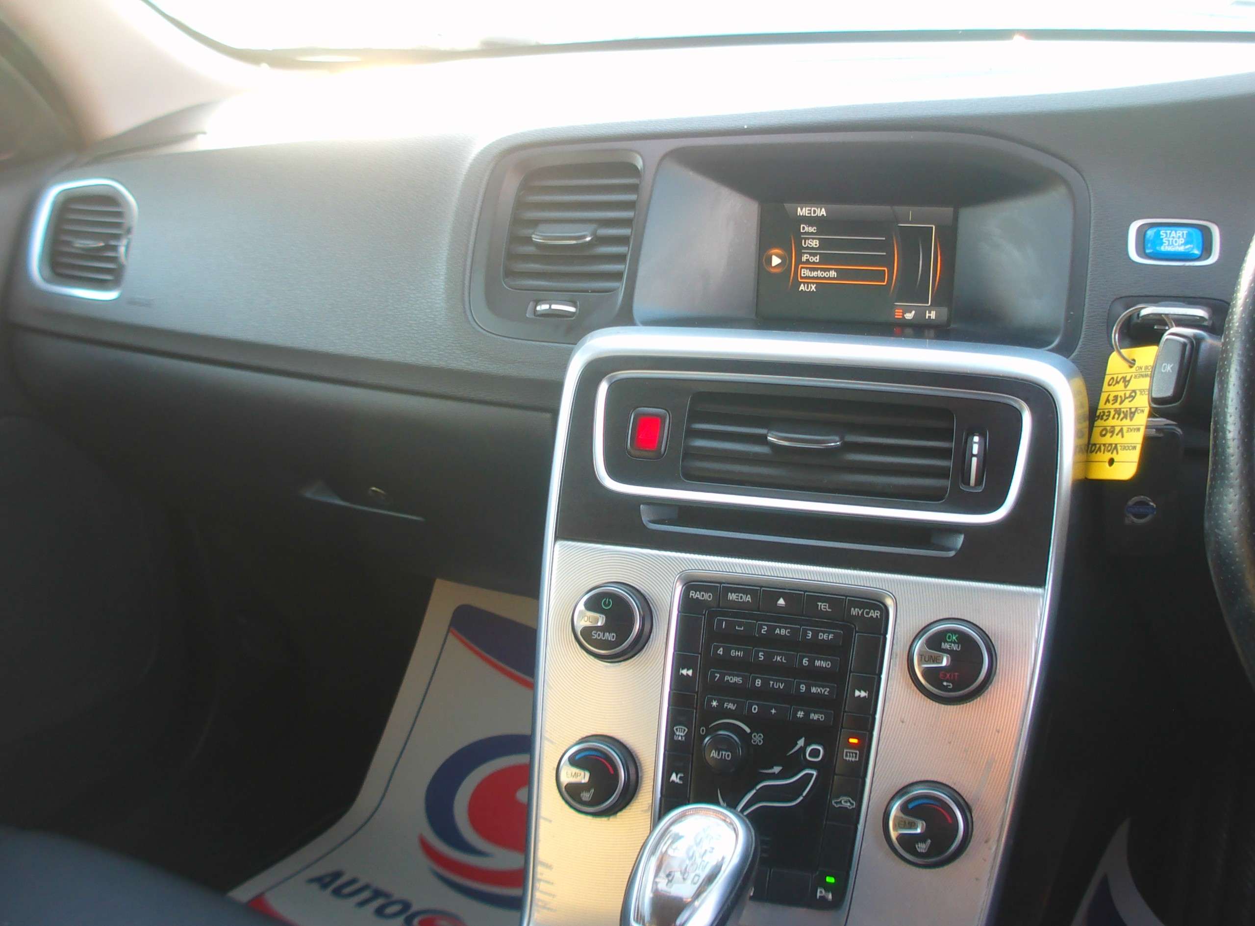 2012 VOLVO V60 2012 VOLVO V60