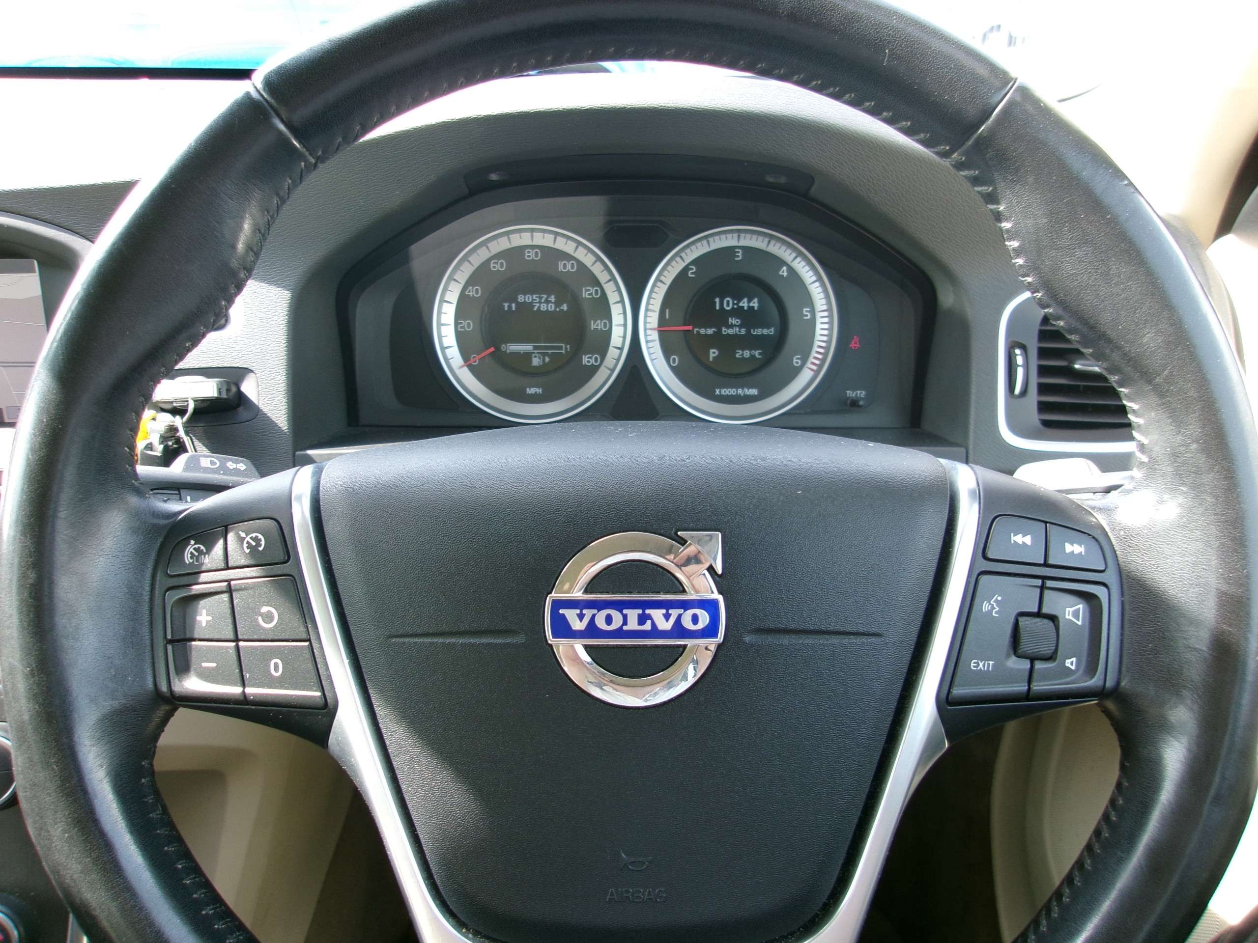 2011 VOLVO V60 2011 VOLVO V60