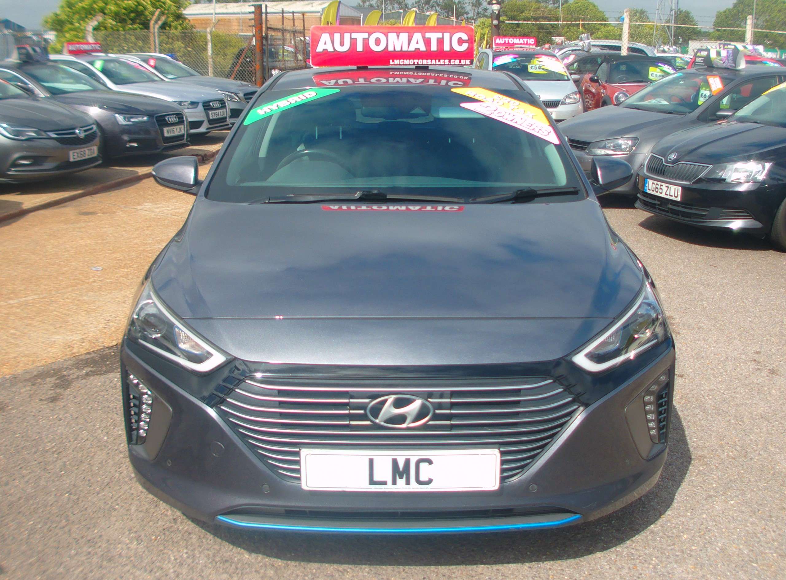 A 2017 HYUNDAI IONIQ 1.6 h-GDi Premium SE Hatchback 5dr Petrol Hybrid DCT Euro 6 (s/s) (141 ps) A 2017 HYUNDAI IONIQ 1.6 h-GDi Premium SE Hatchback 5dr Petrol Hybrid DCT Euro 6 (s/s) (141 ps)