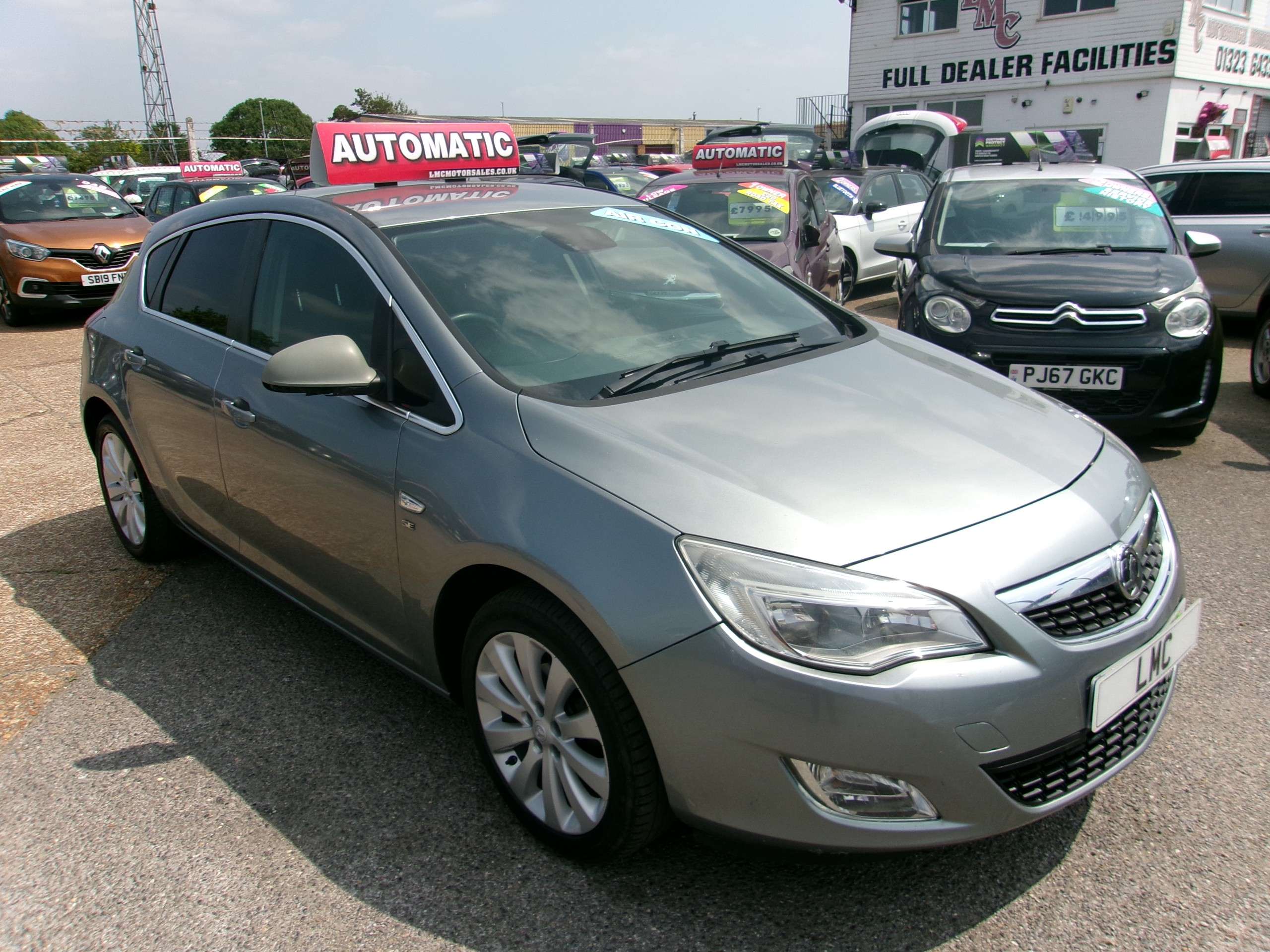 A 2011 VAUXHALL ASTRA Automatic 1.6 16v SE Hatchback 5dr Petrol (115 ps) A 2011 VAUXHALL ASTRA Automatic 1.6 16v SE Hatchback 5dr Petrol (115 ps)