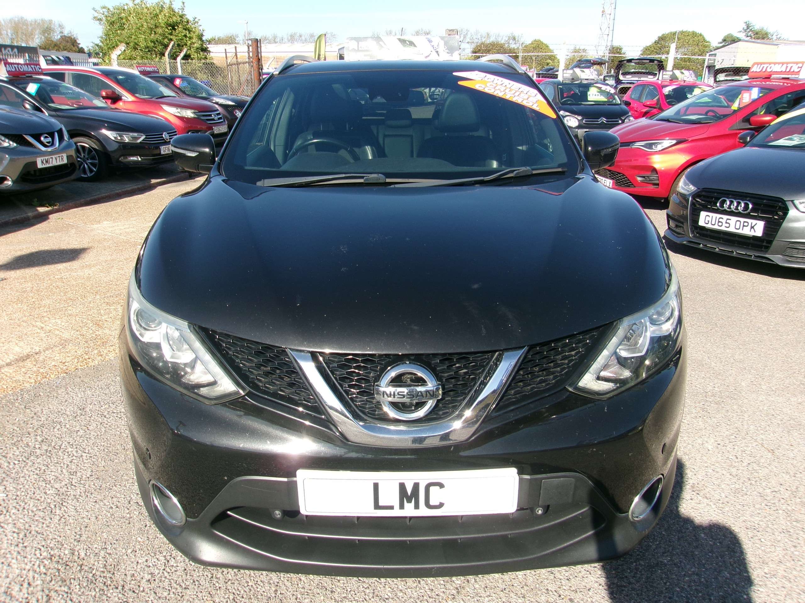 A 2017 NISSAN QASHQAI 1.2 DIG-T N-Vision SUV 5dr Petrol Manual 2WD Euro 6 (s/s) (115 ps) A 2017 NISSAN QASHQAI 1.2 DIG-T N-Vision SUV 5dr Petrol Manual 2WD Euro 6 (s/s) (115 ps)