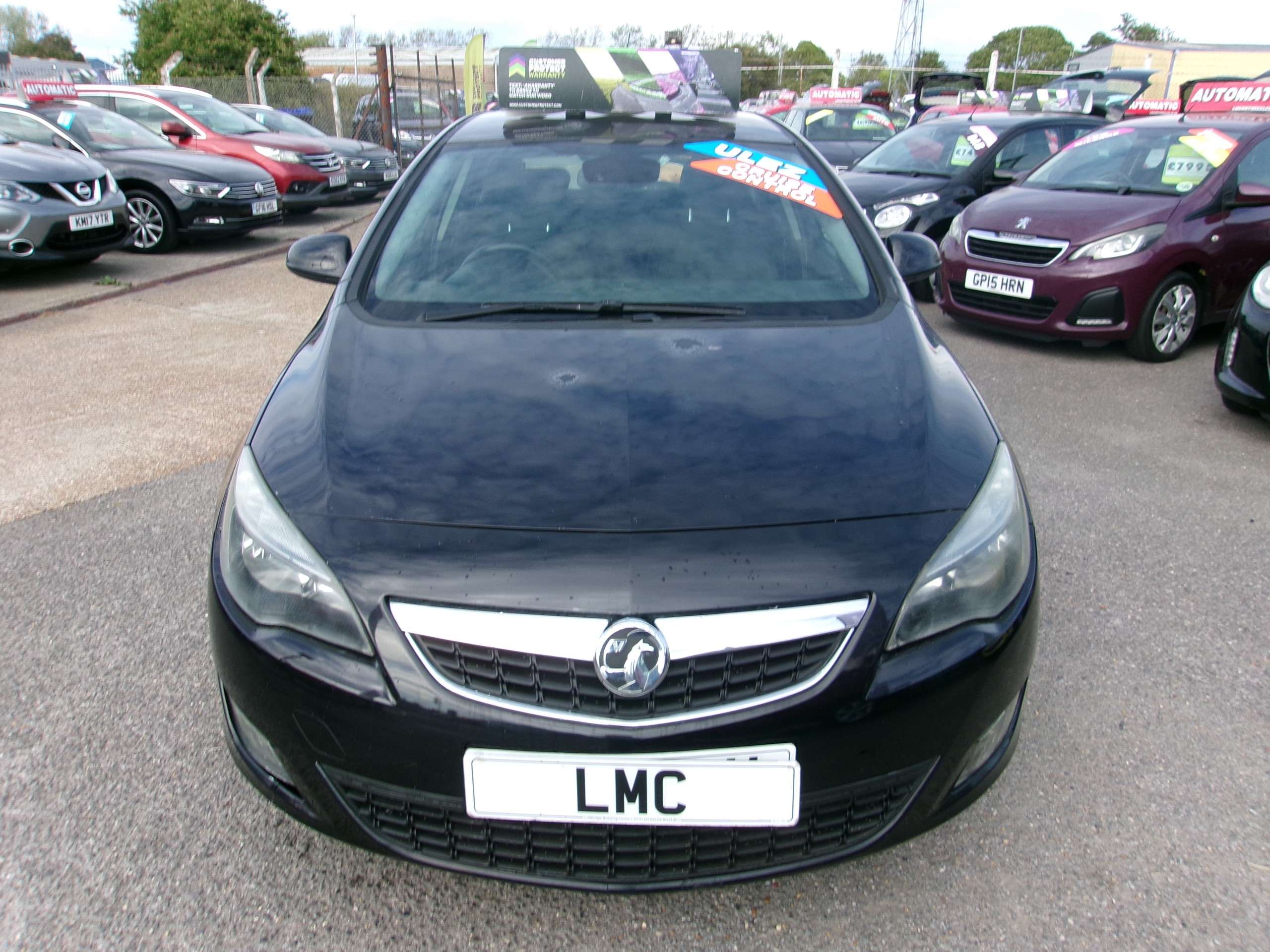 A 2010 VAUXHALL ASTRA 1.6T 16v SRi Hatchback 5dr Petrol Manual (180 ps) A 2010 VAUXHALL ASTRA 1.6T 16v SRi Hatchback 5dr Petrol Manual (180 ps)