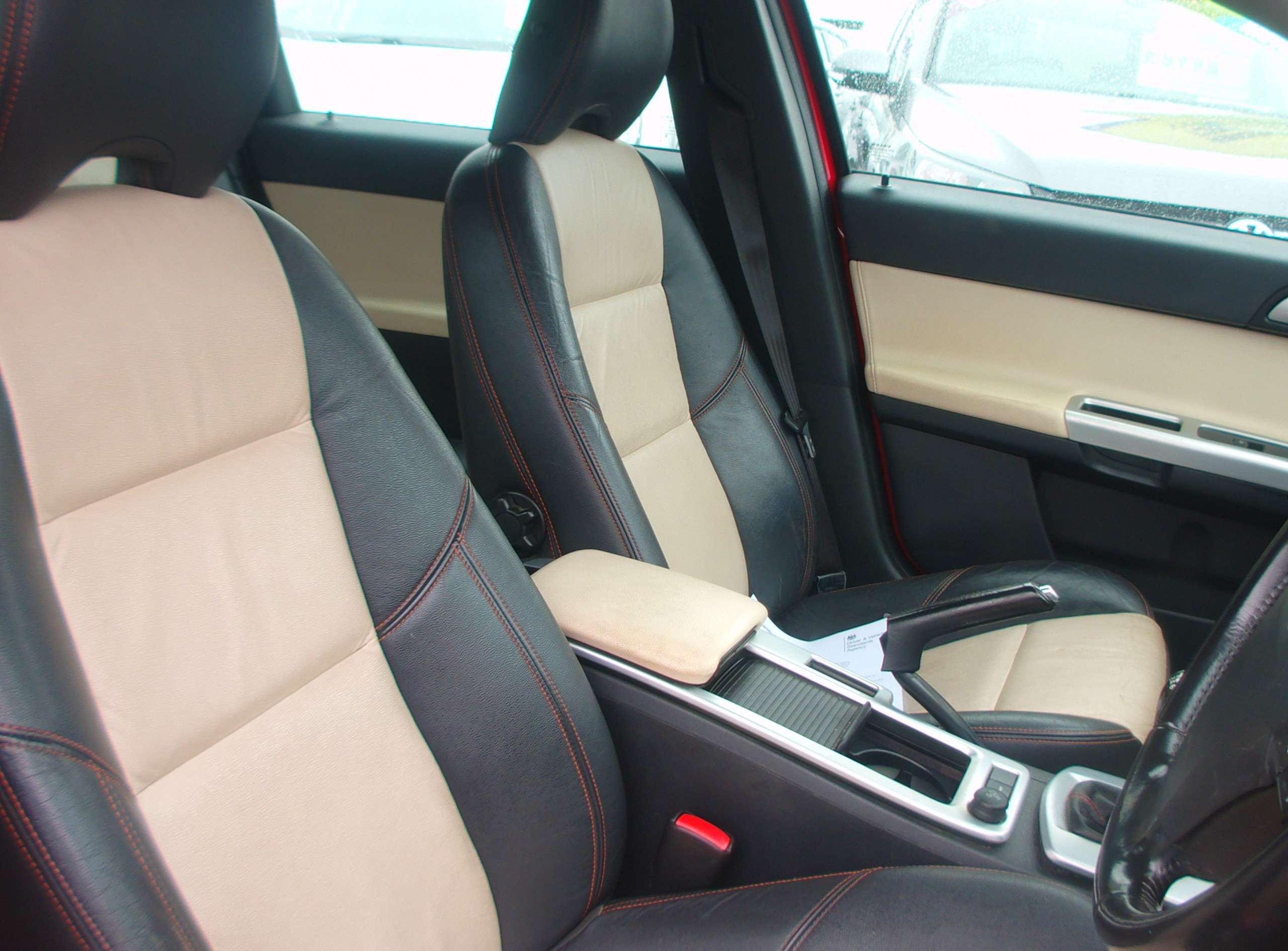 2011 VOLVO V50 2011 VOLVO V50