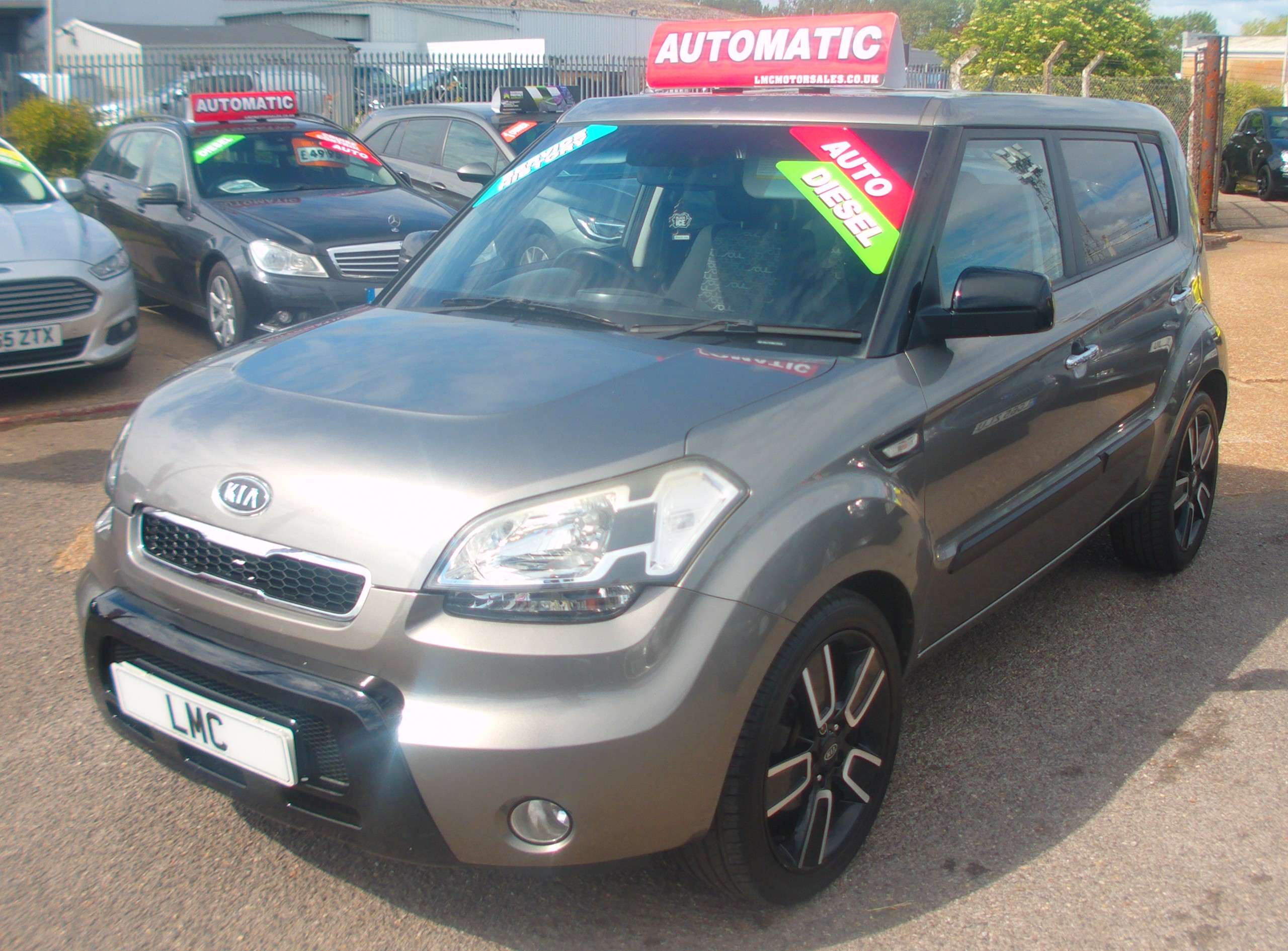 A 2011 KIA SOUL 1.6 CRDi Tempest SUV 5dr Diesel Auto (126 bhp) A 2011 KIA SOUL 1.6 CRDi Tempest SUV 5dr Diesel Auto (126 bhp)