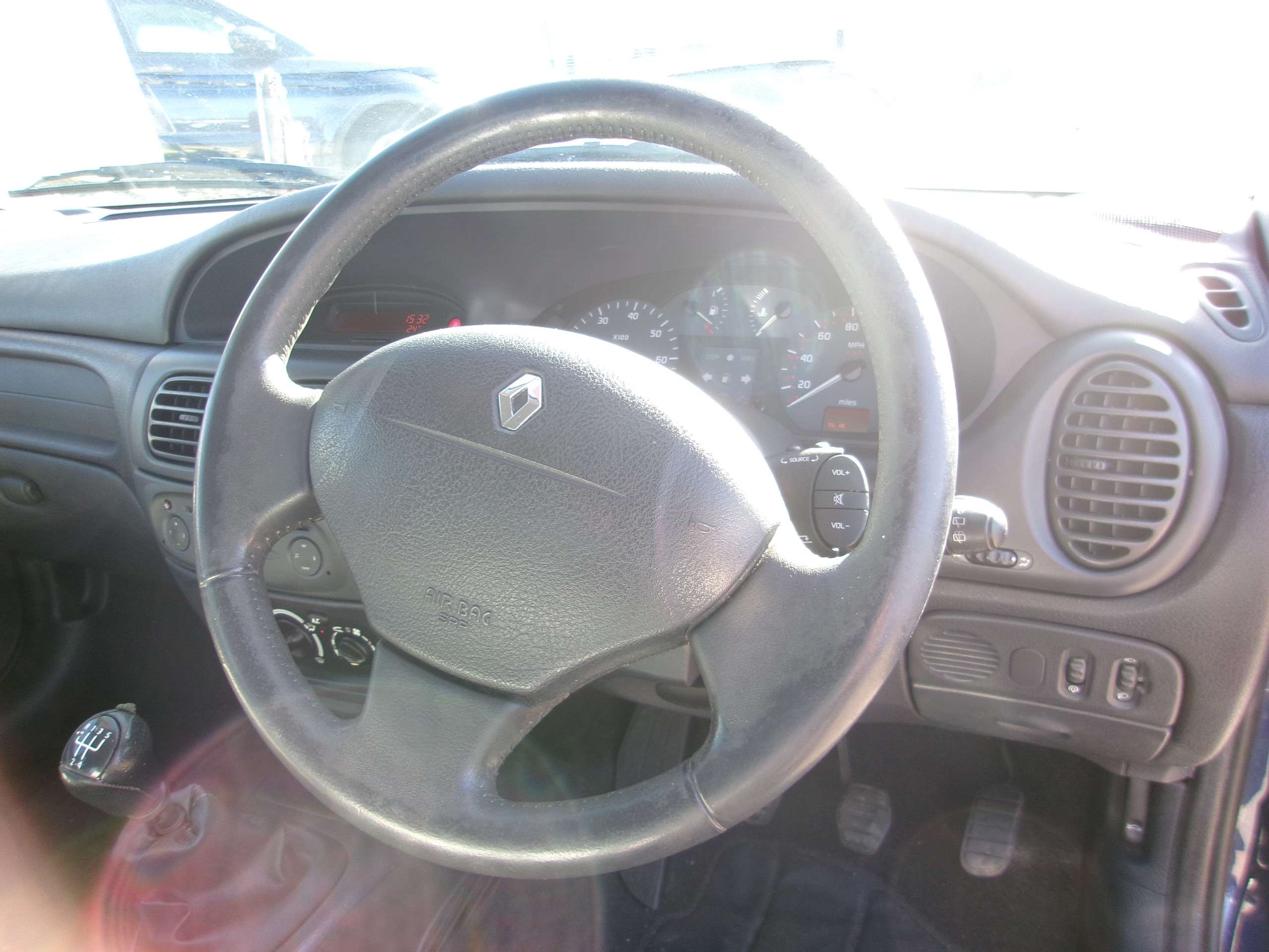 2002 RENAULT MEGANE 2002 RENAULT MEGANE