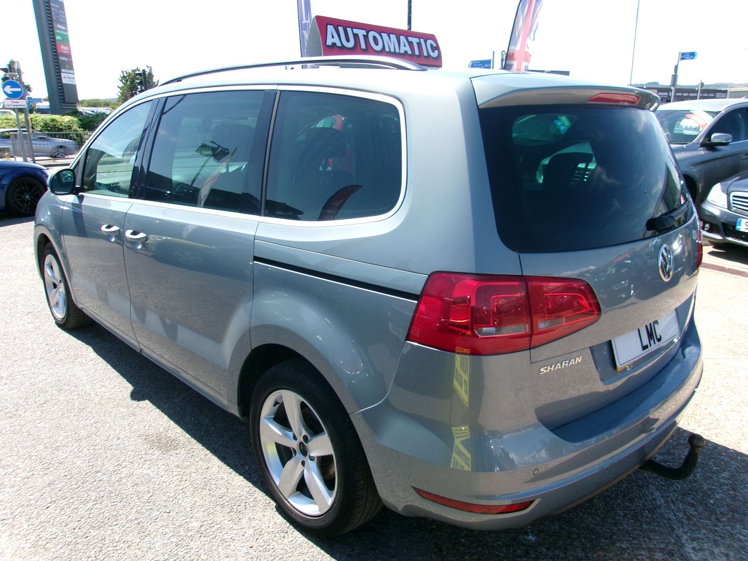 A 2015 VOLKSWAGEN SHARAN 2.0 TDI BlueMotion Tech SE MPV 5dr Diesel DSG (s/s) (140 ps) A 2015 VOLKSWAGEN SHARAN 2.0 TDI BlueMotion Tech SE MPV 5dr Diesel DSG (s/s) (140 ps)
