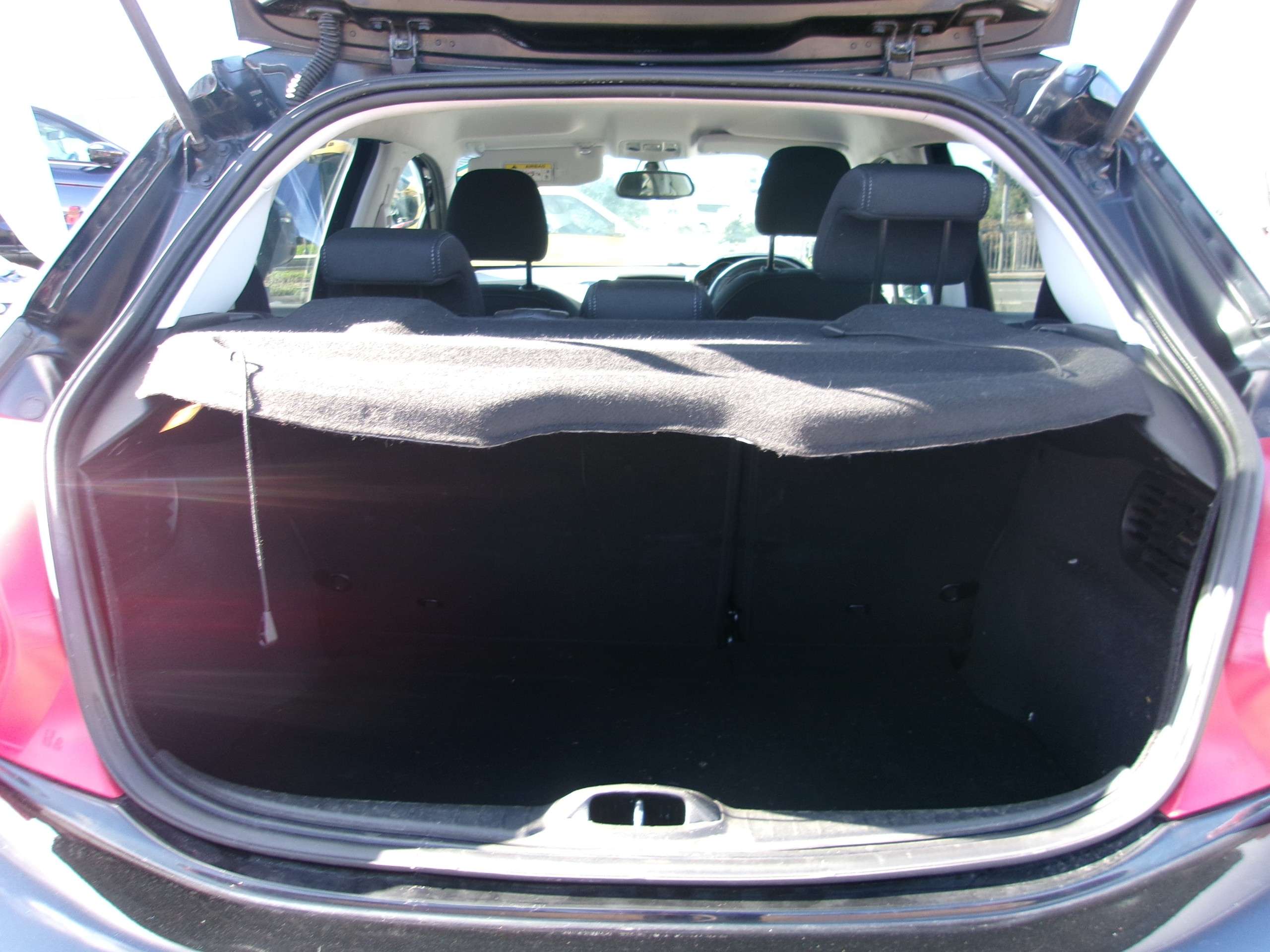2015 PEUGEOT 208 2015 PEUGEOT 208