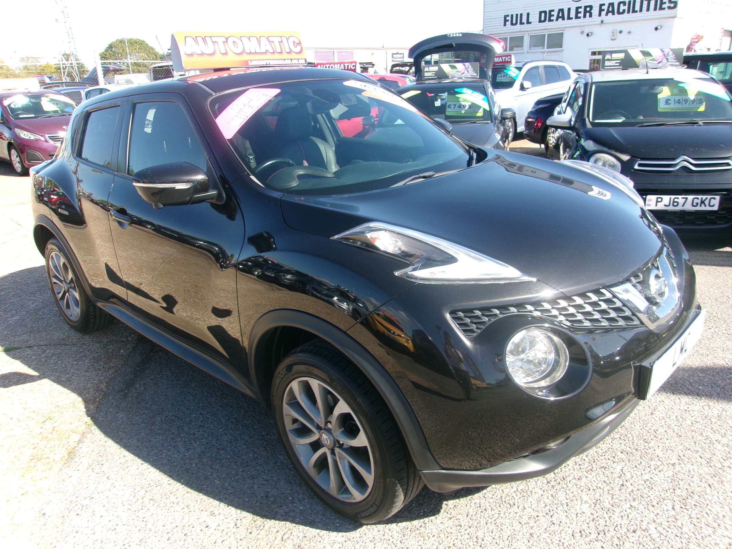 A 2018 NISSAN JUKE Automatic 1.6 Tekna SUV 5dr Petrol XTRON Euro 6 (117 ps) A 2018 NISSAN JUKE Automatic 1.6 Tekna SUV 5dr Petrol XTRON Euro 6 (117 ps)