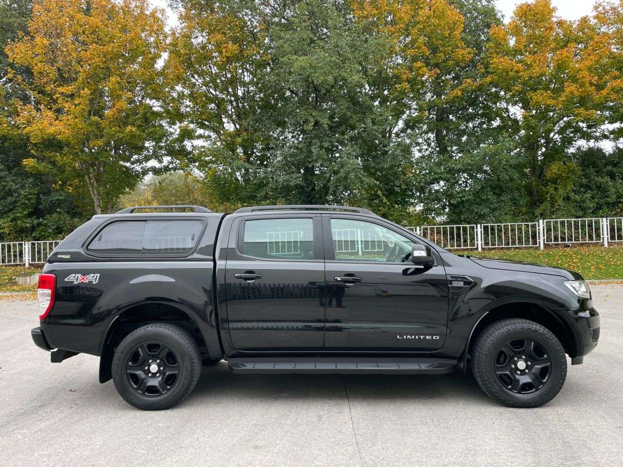 A 2018 FORD RANGER 2.2 BLACK SIP 4X4 DCB TDCI 4d 158 BHP CHOICES OF 4X4 IN STOCK ! NO VAT A 2018 FORD RANGER 2.2 BLACK SIP 4X4 DCB TDCI 4d 158 BHP CHOICES OF 4X4 IN STOCK ! NO VAT