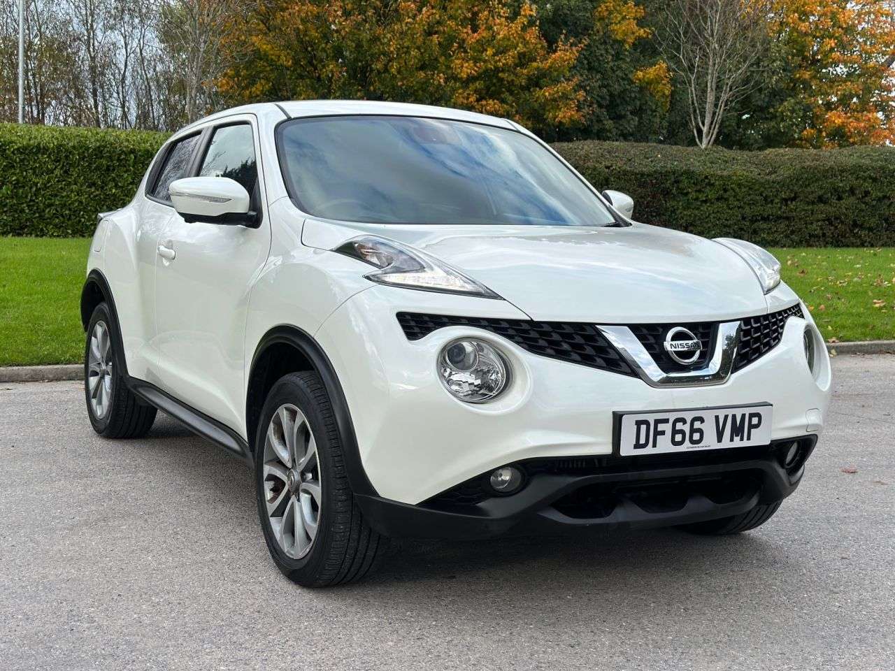 A 2016 NISSAN JUKE 1.5 dCi Tekna SUV 5dr Diesel Manual Euro 6 (s/s) (110 ps) A 2016 NISSAN JUKE 1.5 dCi Tekna SUV 5dr Diesel Manual Euro 6 (s/s) (110 ps)