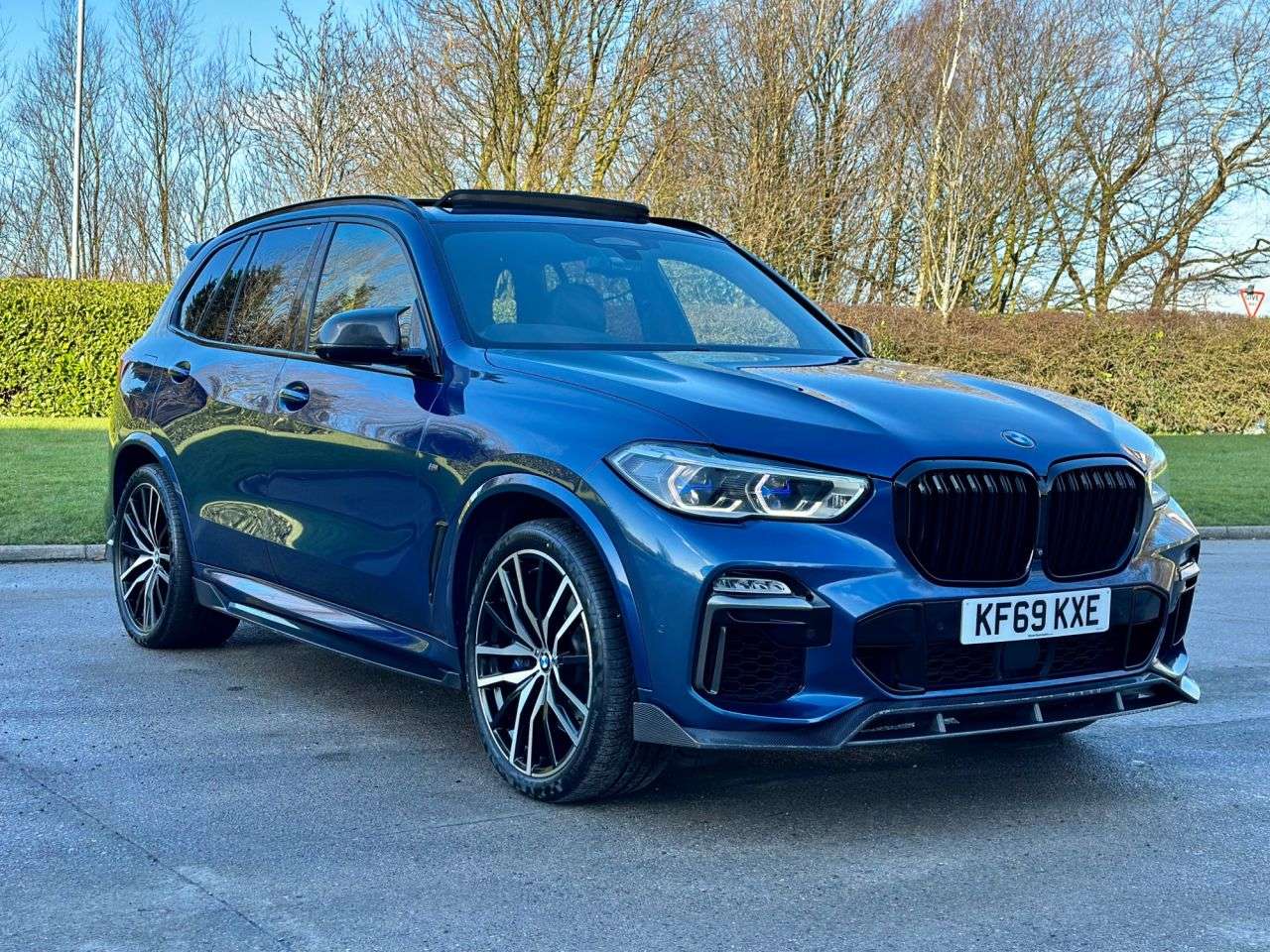 A 2019 BMW X5 3.0 M50d SUV 5dr Diesel Auto xDrive Euro 6 (s/s) (400 ps) REAR TV || CRYSTA A 2019 BMW X5 3.0 M50d SUV 5dr Diesel Auto xDrive Euro 6 (s/s) (400 ps) REAR TV || CRYSTA
