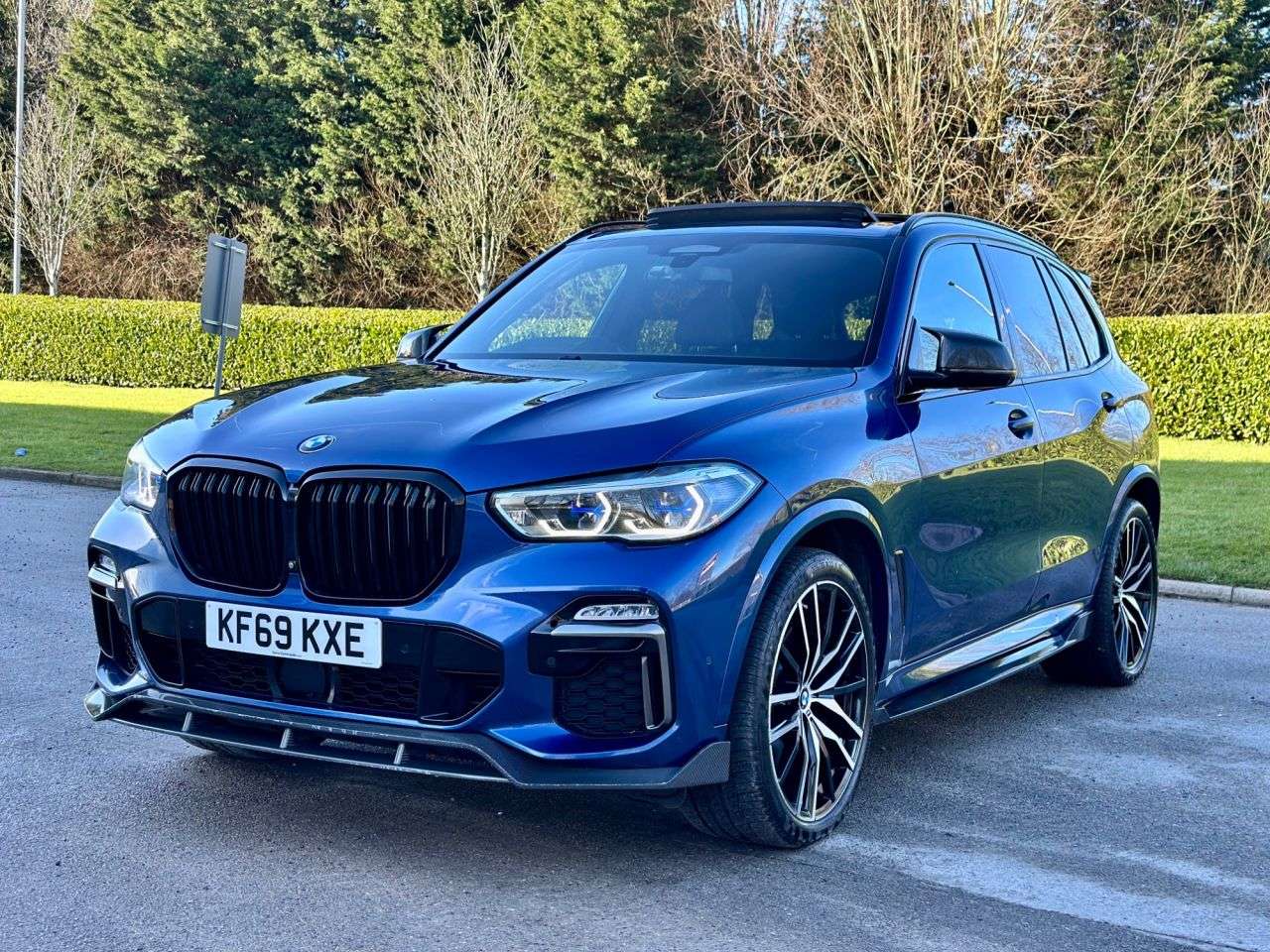 A 2019 BMW X5 3.0 M50d SUV 5dr Diesel Auto xDrive Euro 6 (s/s) (400 ps) REAR TV || CRYSTA A 2019 BMW X5 3.0 M50d SUV 5dr Diesel Auto xDrive Euro 6 (s/s) (400 ps) REAR TV || CRYSTA