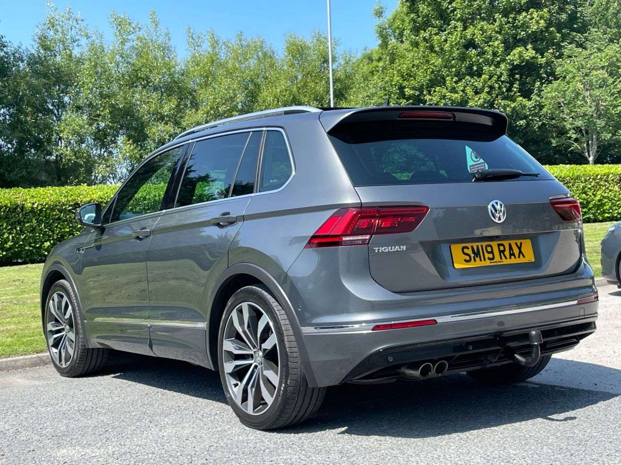 A 2019 VOLKSWAGEN TIGUAN 2.0 TDI R-Line Tech SUV 5dr Diesel Manual Euro 6 (s/s) (150 ps) SAT NAV + R A 2019 VOLKSWAGEN TIGUAN 2.0 TDI R-Line Tech SUV 5dr Diesel Manual Euro 6 (s/s) (150 ps) SAT NAV + R