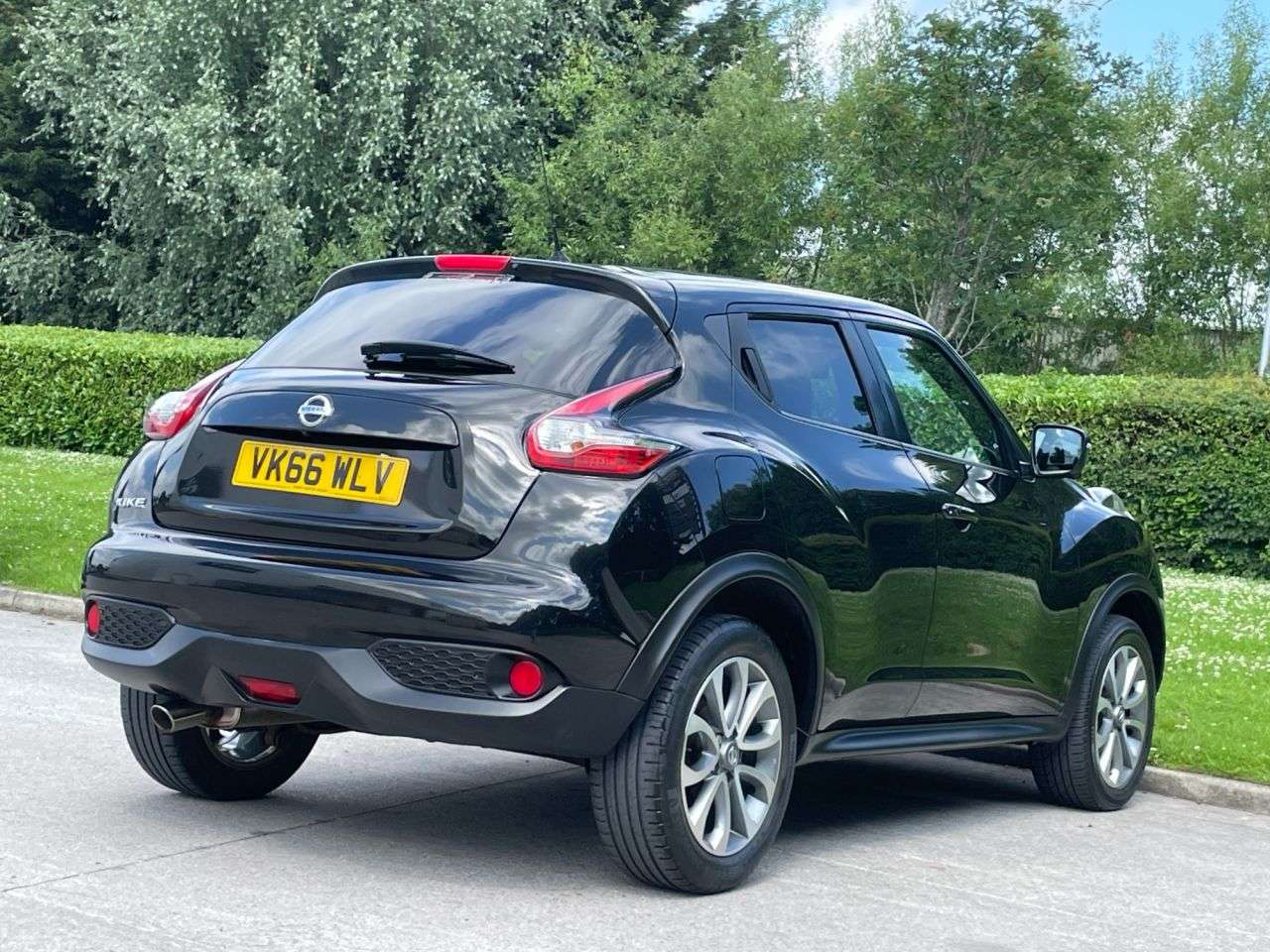 A 2016 NISSAN JUKE 1.5 dCi Tekna SUV 5dr Diesel Manual Euro 6 (s/s) (110 ps) SAT NAV + REVERSI A 2016 NISSAN JUKE 1.5 dCi Tekna SUV 5dr Diesel Manual Euro 6 (s/s) (110 ps) SAT NAV + REVERSI