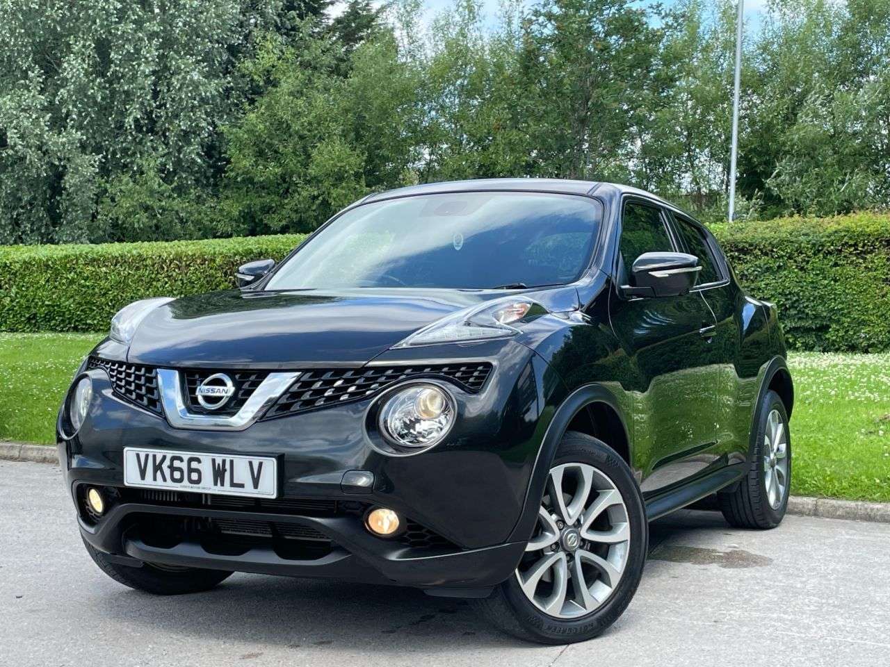 A 2016 NISSAN JUKE 1.5 dCi Tekna SUV 5dr Diesel Manual Euro 6 (s/s) (110 ps) SAT NAV + REVERSI A 2016 NISSAN JUKE 1.5 dCi Tekna SUV 5dr Diesel Manual Euro 6 (s/s) (110 ps) SAT NAV + REVERSI