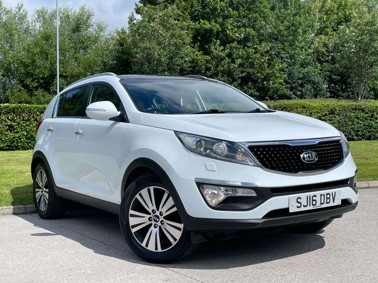 A 2016 KIA SPORTAGE 1.7 CRDi EcoDynamics 3 SUV 5dr Diesel Manual 2WD Euro 6 (s/s) (114 bhp) LEA A 2016 KIA SPORTAGE 1.7 CRDi EcoDynamics 3 SUV 5dr Diesel Manual 2WD Euro 6 (s/s) (114 bhp) LEA