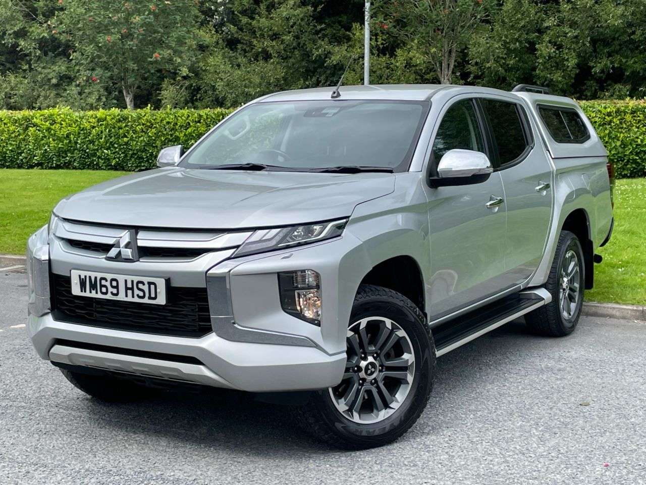 A 2020 MITSUBISHI L200 2.2 DI-D DC Warrior Pickup Double Cab 4dr Diesel Auto 4WD Euro 6 (s/s) (150 A 2020 MITSUBISHI L200 2.2 DI-D DC Warrior Pickup Double Cab 4dr Diesel Auto 4WD Euro 6 (s/s) (150