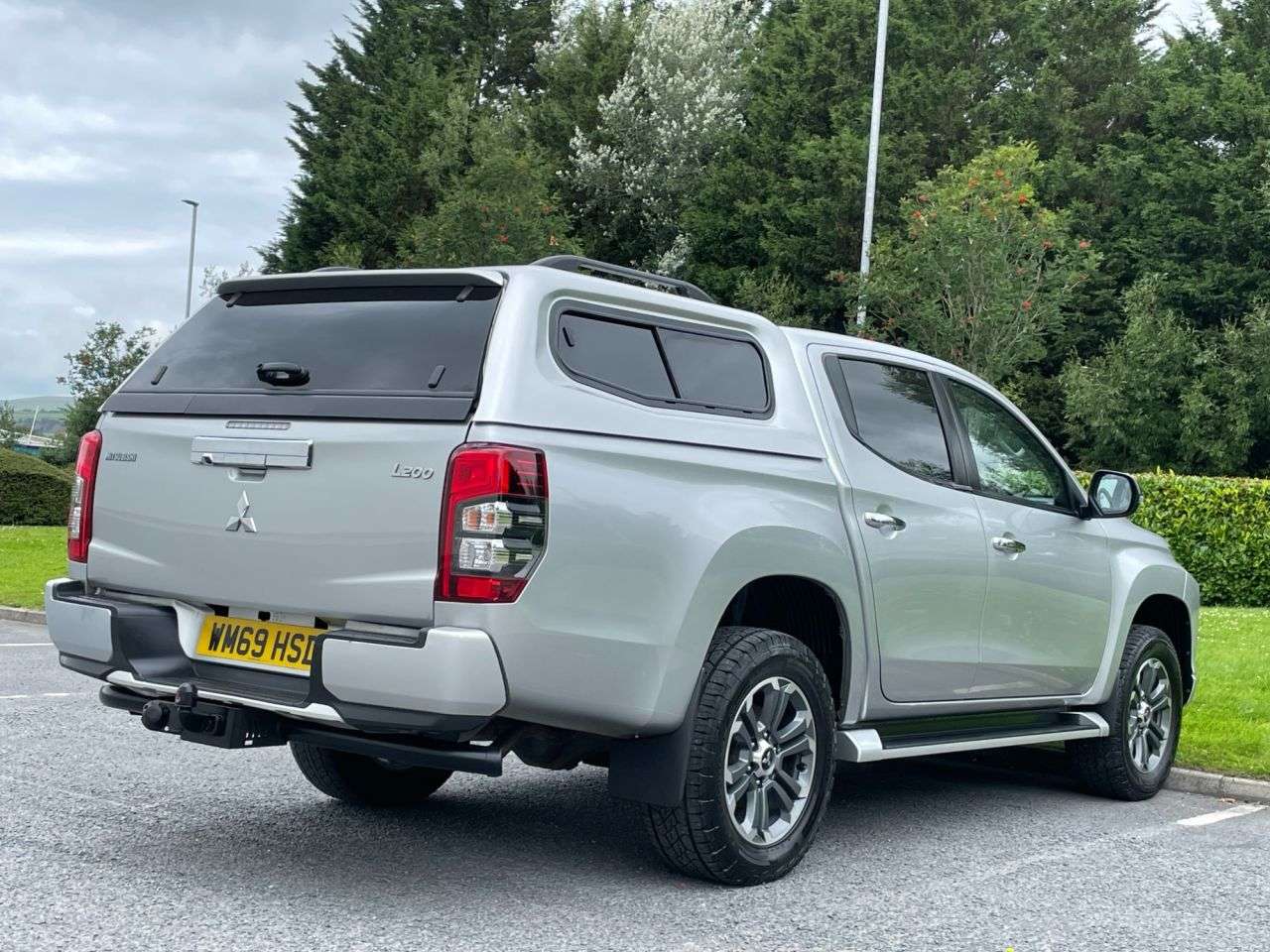 A 2020 MITSUBISHI L200 2.2 DI-D DC Warrior Pickup Double Cab 4dr Diesel Auto 4WD Euro 6 (s/s) (150 A 2020 MITSUBISHI L200 2.2 DI-D DC Warrior Pickup Double Cab 4dr Diesel Auto 4WD Euro 6 (s/s) (150