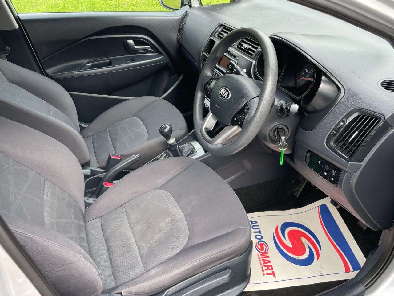 2013 KIA RIO 2013 KIA RIO