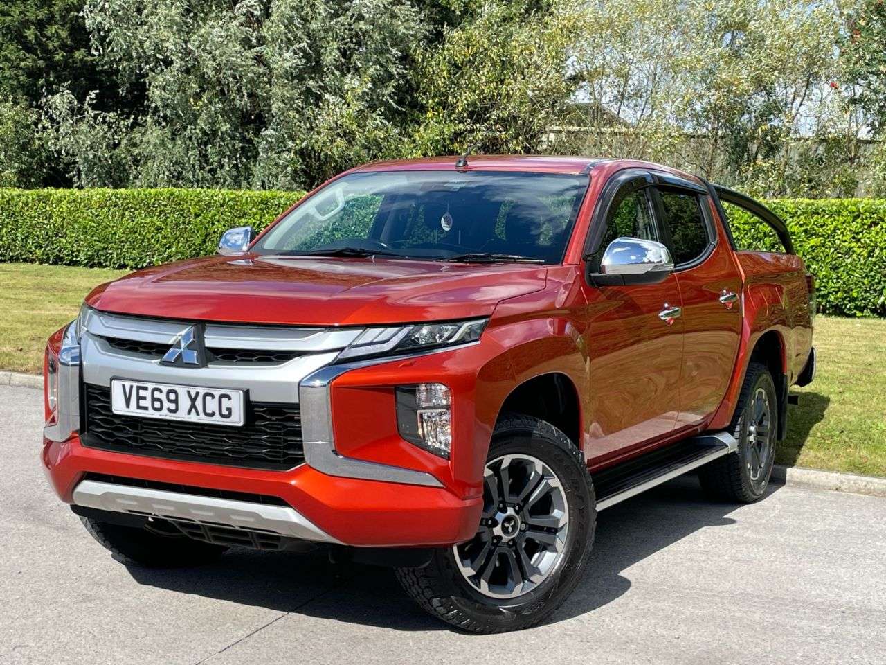 A 2020 MITSUBISHI L200 2.2 DI-D DC Warrior Pickup Double Cab 4dr Diesel Manual 4WD Euro 6 (s/s) (1 A 2020 MITSUBISHI L200 2.2 DI-D DC Warrior Pickup Double Cab 4dr Diesel Manual 4WD Euro 6 (s/s) (1