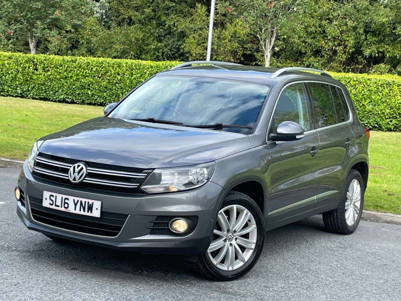 A 2016 VOLKSWAGEN TIGUAN 2.0 TDI BlueMotion Tech Match Edition SUV 5dr Diesel Manual 4WD Euro 6 (s/s A 2016 VOLKSWAGEN TIGUAN 2.0 TDI BlueMotion Tech Match Edition SUV 5dr Diesel Manual 4WD Euro 6 (s/s