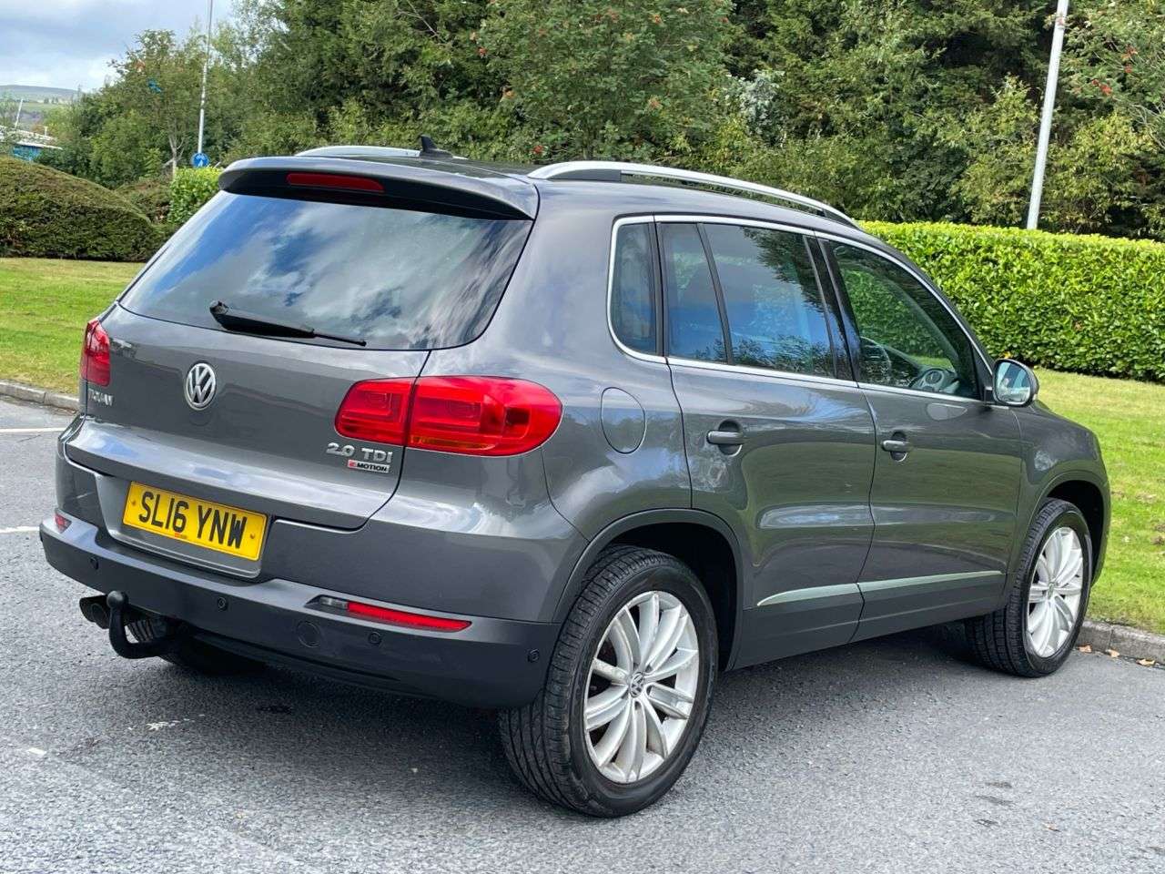 A 2016 VOLKSWAGEN TIGUAN 2.0 TDI BlueMotion Tech Match Edition SUV 5dr Diesel Manual 4WD Euro 6 (s/s A 2016 VOLKSWAGEN TIGUAN 2.0 TDI BlueMotion Tech Match Edition SUV 5dr Diesel Manual 4WD Euro 6 (s/s