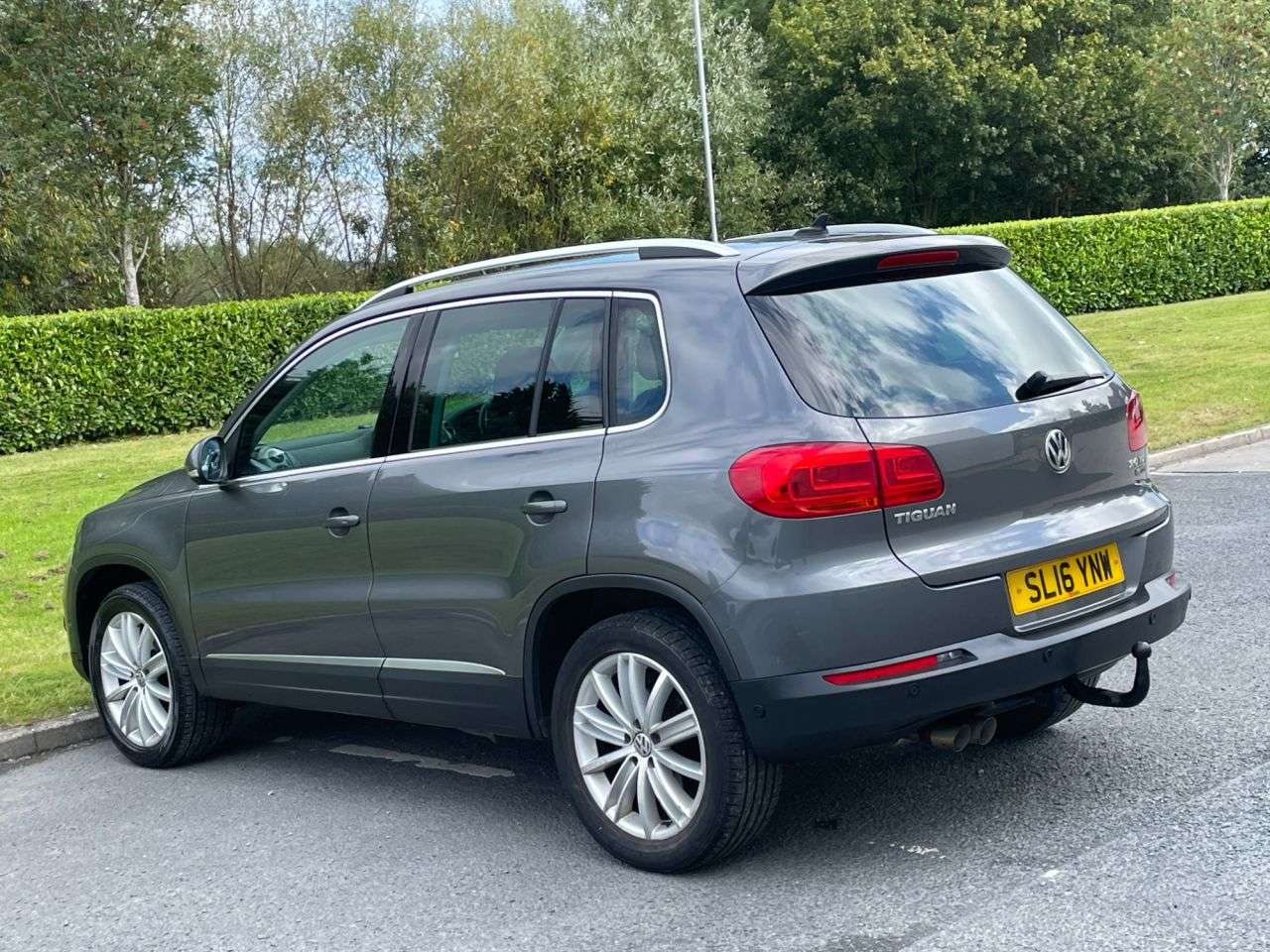 A 2016 VOLKSWAGEN TIGUAN 2.0 TDI BlueMotion Tech Match Edition SUV 5dr Diesel Manual 4WD Euro 6 (s/s A 2016 VOLKSWAGEN TIGUAN 2.0 TDI BlueMotion Tech Match Edition SUV 5dr Diesel Manual 4WD Euro 6 (s/s