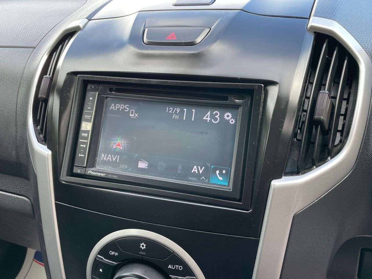 2015 ISUZU D-MAX 2015 ISUZU D-MAX