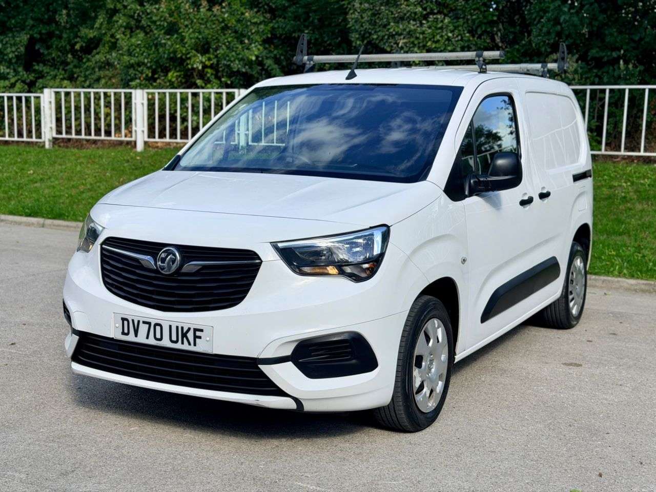 A 2020 VAUXHALL COMBO 1.6 Turbo D 2300 Sportive Panel Van 4dr Diesel Manual L1 H1 Euro 6 (s/s) (1 A 2020 VAUXHALL COMBO 1.6 Turbo D 2300 Sportive Panel Van 4dr Diesel Manual L1 H1 Euro 6 (s/s) (1