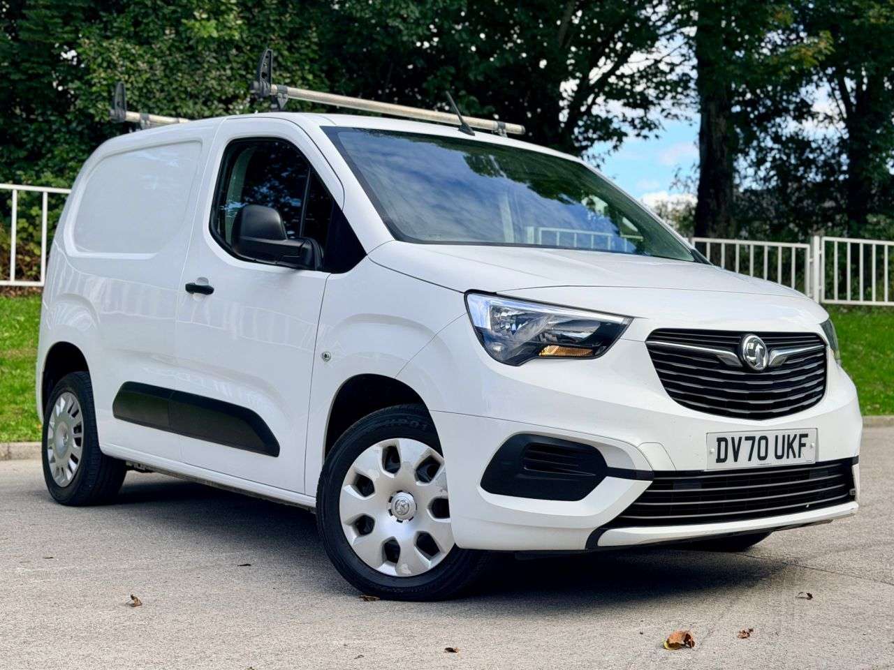 A 2020 VAUXHALL COMBO 1.6 Turbo D 2300 Sportive Panel Van 4dr Diesel Manual L1 H1 Euro 6 (s/s) (1 A 2020 VAUXHALL COMBO 1.6 Turbo D 2300 Sportive Panel Van 4dr Diesel Manual L1 H1 Euro 6 (s/s) (1