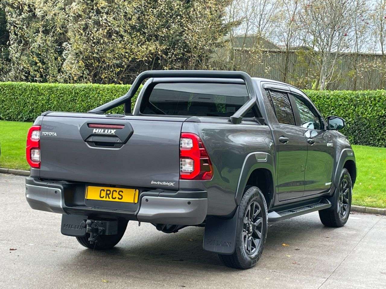 A 2021 TOYOTA HI-LUX 2.8 D-4D Invincible X Pickup Double Cab 4dr Diesel Auto 4WD Euro 6 (s/s) (2 A 2021 TOYOTA HI-LUX 2.8 D-4D Invincible X Pickup Double Cab 4dr Diesel Auto 4WD Euro 6 (s/s) (2