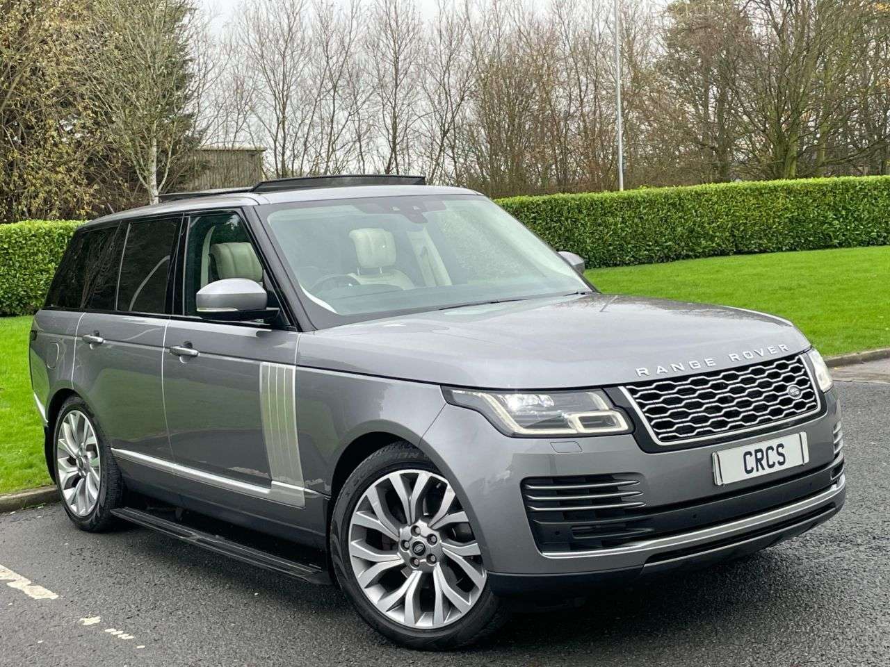 A 2020 LAND ROVER RANGE ROVER 3.0 SD V6 Westminster SUV 5dr Diesel Auto 4WD Euro 6 (s/s) (275 ps) FULL GL A 2020 LAND ROVER RANGE ROVER 3.0 SD V6 Westminster SUV 5dr Diesel Auto 4WD Euro 6 (s/s) (275 ps) FULL GL