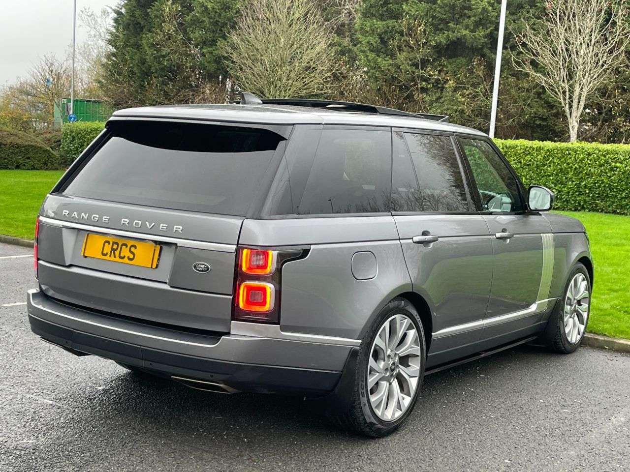 A 2020 LAND ROVER RANGE ROVER 3.0 SD V6 Westminster SUV 5dr Diesel Auto 4WD Euro 6 (s/s) (275 ps) FULL GL A 2020 LAND ROVER RANGE ROVER 3.0 SD V6 Westminster SUV 5dr Diesel Auto 4WD Euro 6 (s/s) (275 ps) FULL GL