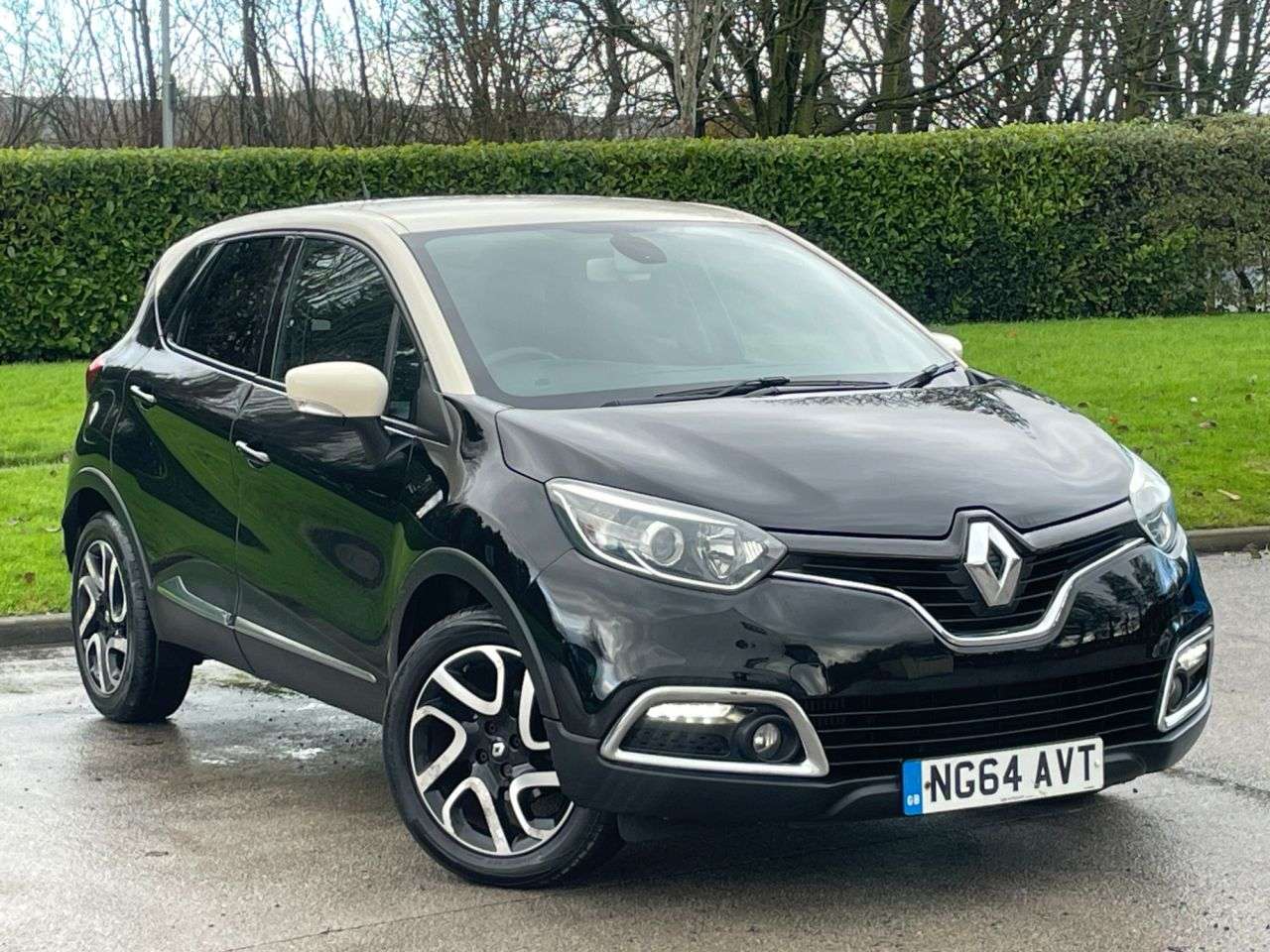 A 2015 RENAULT CAPTUR 0.9 TCe ENERGY Dynamique S MediaNav SUV 5dr Petrol Manual Euro 5 (s/s) (90 A 2015 RENAULT CAPTUR 0.9 TCe ENERGY Dynamique S MediaNav SUV 5dr Petrol Manual Euro 5 (s/s) (90