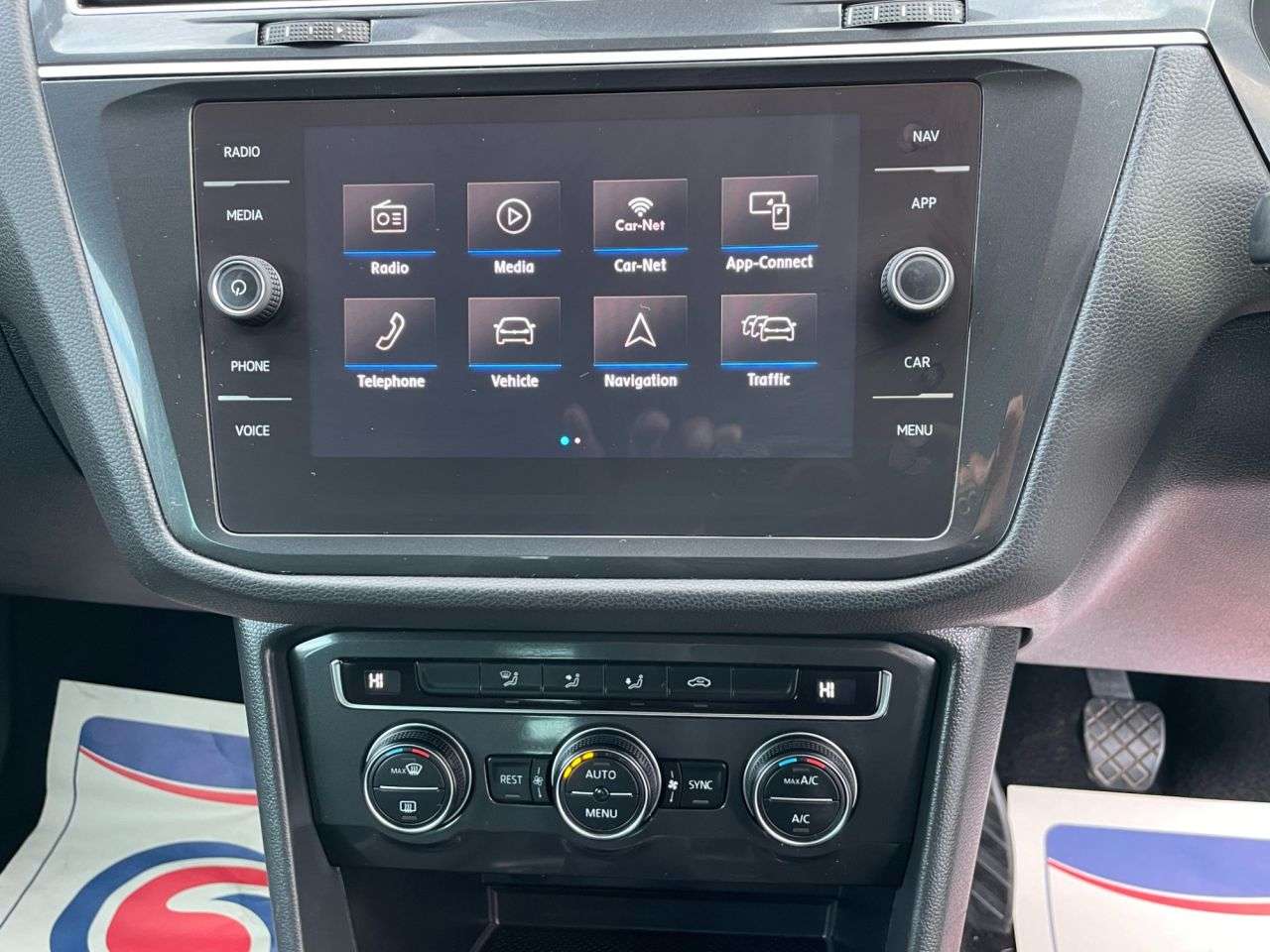 2018 VOLKSWAGEN TIGUAN 2018 VOLKSWAGEN TIGUAN