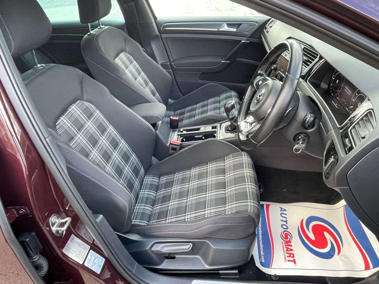 2017 VOLKSWAGEN GOLF 2017 VOLKSWAGEN GOLF