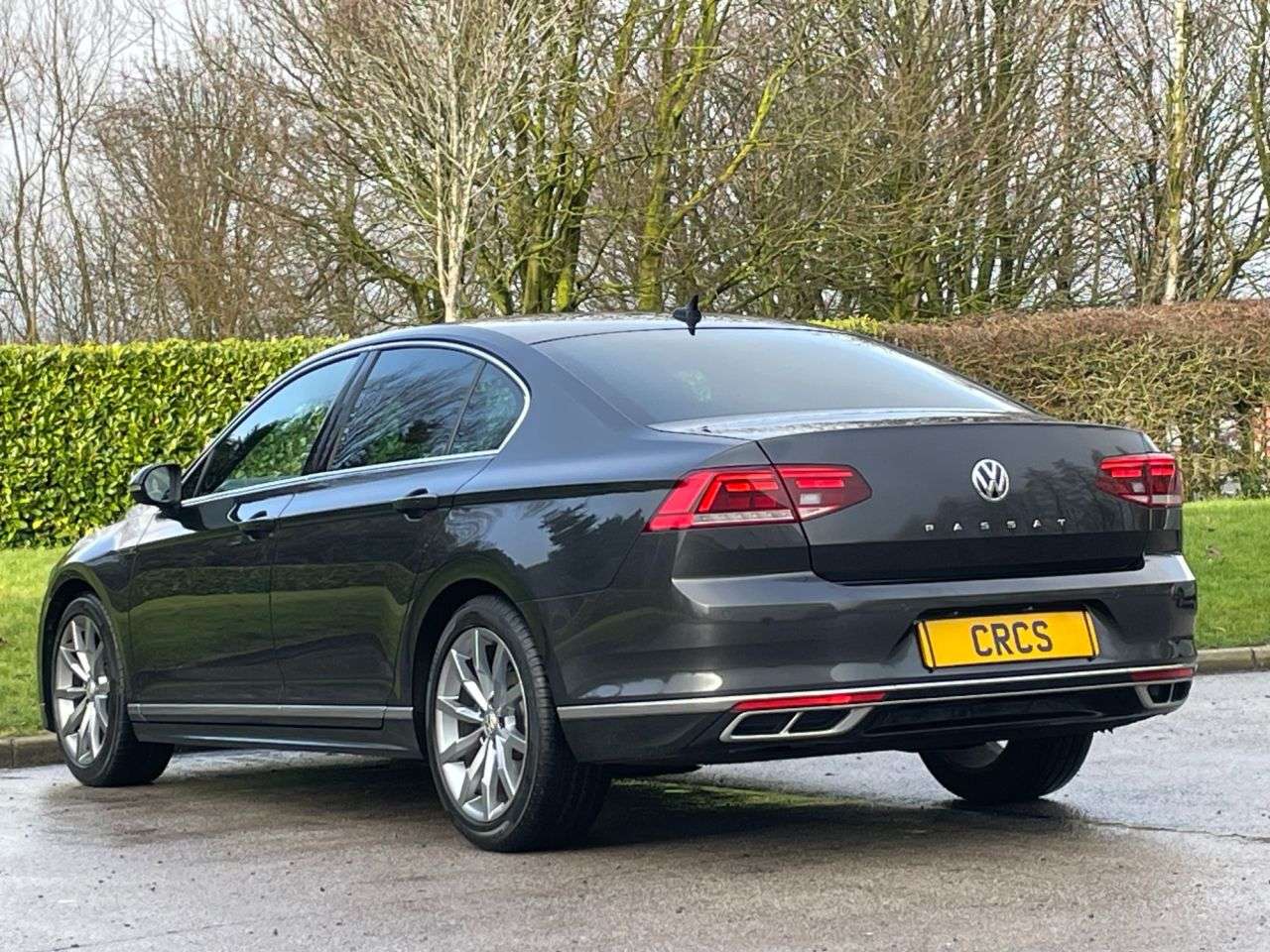 A 2020 VOLKSWAGEN PASSAT 2.0 TDI EVO R-Line Saloon 4dr Diesel Manual Euro 6 (s/s) (150 ps) SAT NAV + A 2020 VOLKSWAGEN PASSAT 2.0 TDI EVO R-Line Saloon 4dr Diesel Manual Euro 6 (s/s) (150 ps) SAT NAV +