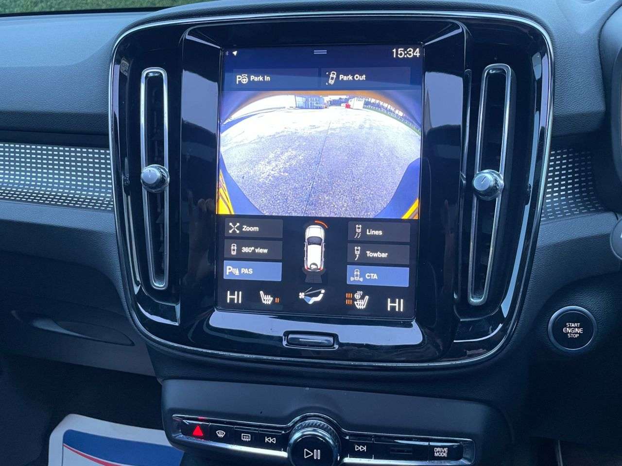 2018 VOLVO XC40 2018 VOLVO XC40