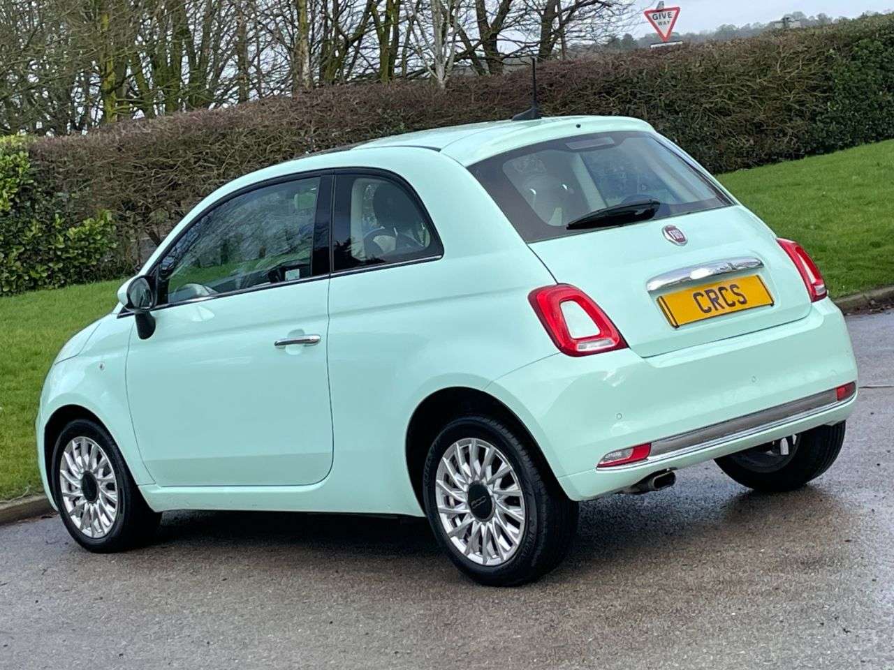 A 2018 FIAT 500 1.2 Lounge Hatchback 3dr Petrol Manual Euro 6 (s/s) (69 bhp) GLASSROOF + 2 A 2018 FIAT 500 1.2 Lounge Hatchback 3dr Petrol Manual Euro 6 (s/s) (69 bhp) GLASSROOF + 2