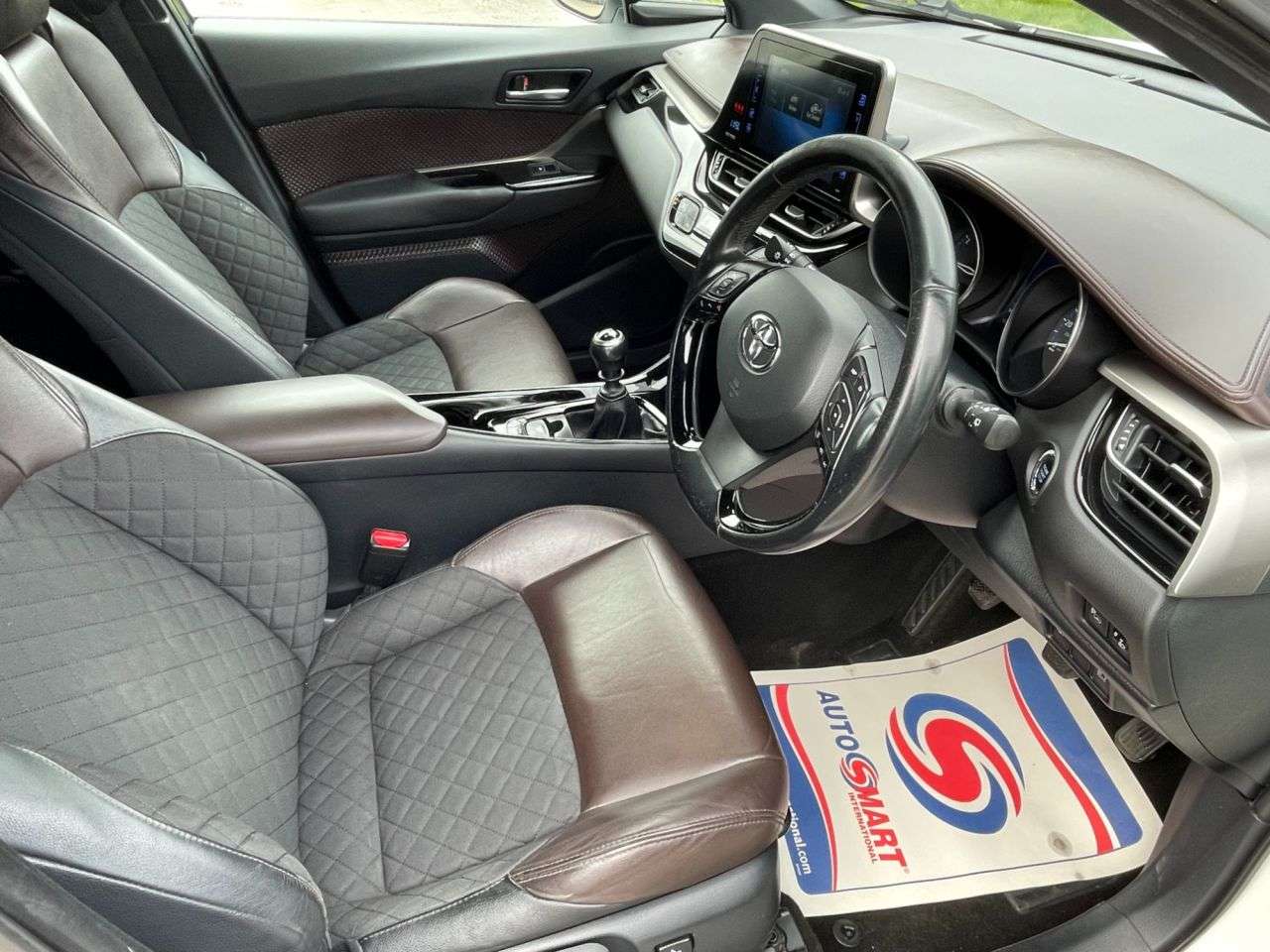 2017 TOYOTA C-HR 2017 TOYOTA C-HR