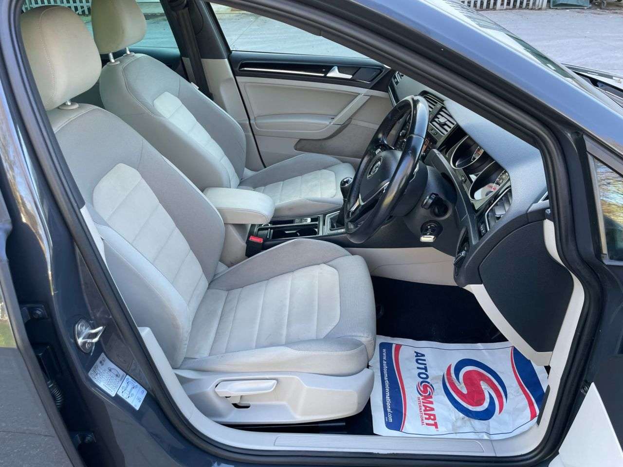 2019 VOLKSWAGEN GOLF 2019 VOLKSWAGEN GOLF