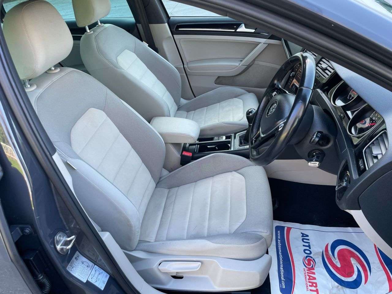 2019 VOLKSWAGEN GOLF 2019 VOLKSWAGEN GOLF