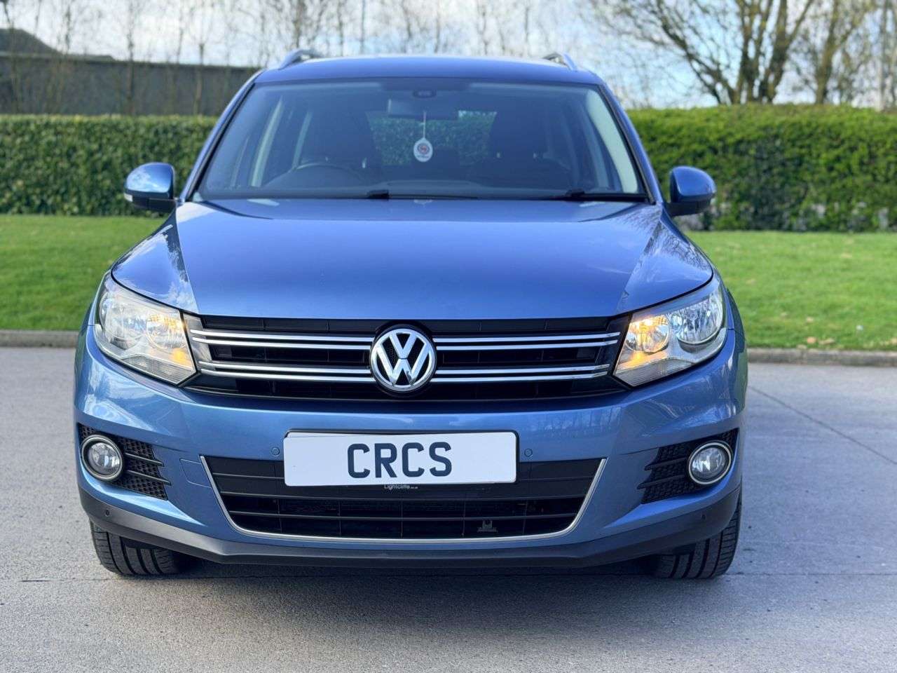 A 2014 VOLKSWAGEN TIGUAN 2.0 TDI BlueMotion Tech Match SUV 5dr Diesel Manual 4WD Euro 5 (s/s) (140 p A 2014 VOLKSWAGEN TIGUAN 2.0 TDI BlueMotion Tech Match SUV 5dr Diesel Manual 4WD Euro 5 (s/s) (140 p