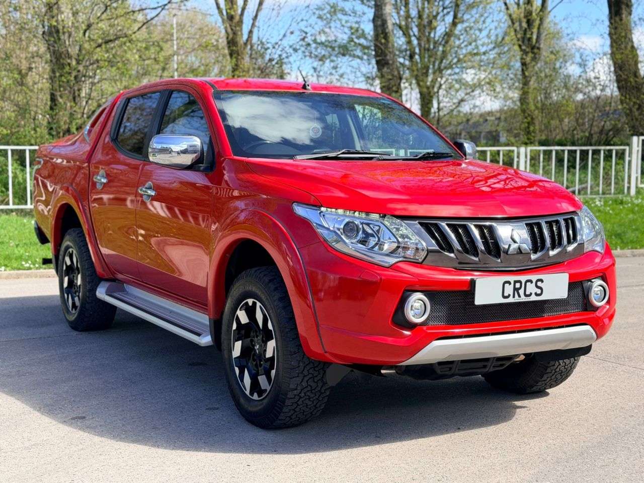 A 2018 MITSUBISHI L200 2.4 DI-D DC Barbarian Pickup Double Cab 4dr Diesel Auto 4WD Euro 6 (178 ps) A 2018 MITSUBISHI L200 2.4 DI-D DC Barbarian Pickup Double Cab 4dr Diesel Auto 4WD Euro 6 (178 ps)