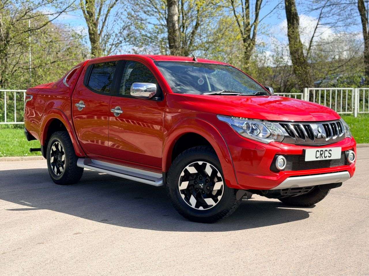 A 2018 MITSUBISHI L200 2.4 DI-D DC Barbarian Pickup Double Cab 4dr Diesel Auto 4WD Euro 6 (178 ps) A 2018 MITSUBISHI L200 2.4 DI-D DC Barbarian Pickup Double Cab 4dr Diesel Auto 4WD Euro 6 (178 ps)
