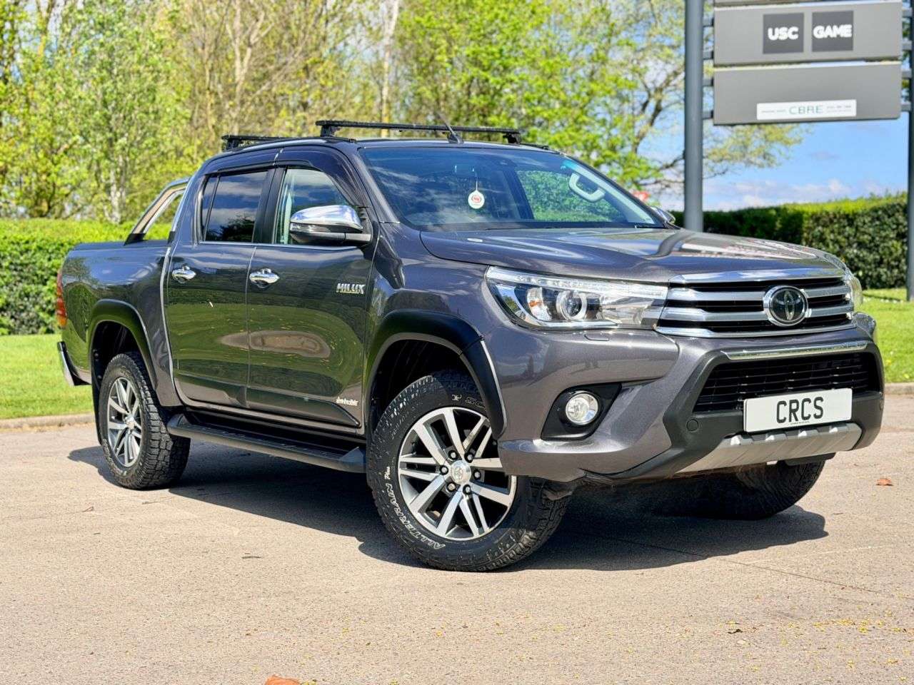 A 2018 TOYOTA HI-LUX 2.4 D-4D Invincible Pickup Double Cab 4dr Diesel Auto 4WD Euro 6 (s/s) (TSS A 2018 TOYOTA HI-LUX 2.4 D-4D Invincible Pickup Double Cab 4dr Diesel Auto 4WD Euro 6 (s/s) (TSS
