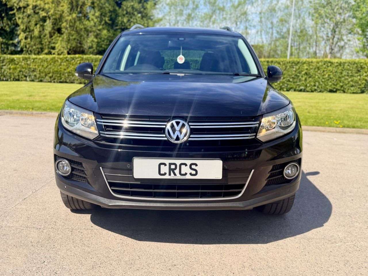 A 2015 VOLKSWAGEN TIGUAN 2.0 TDI BlueMotion Tech Match SUV 5dr Diesel DSG 4WD Euro 5 (s/s) (140 ps) A 2015 VOLKSWAGEN TIGUAN 2.0 TDI BlueMotion Tech Match SUV 5dr Diesel DSG 4WD Euro 5 (s/s) (140 ps)