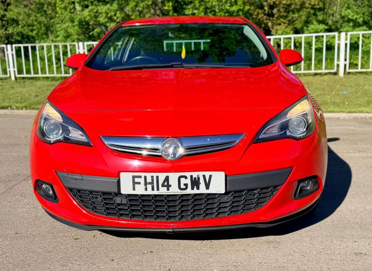 A 2014 VAUXHALL ASTRA GTC 2.0 CDTi SRi Coupe 3dr Diesel Auto Euro 5 (165 ps) A 2014 VAUXHALL ASTRA GTC 2.0 CDTi SRi Coupe 3dr Diesel Auto Euro 5 (165 ps)