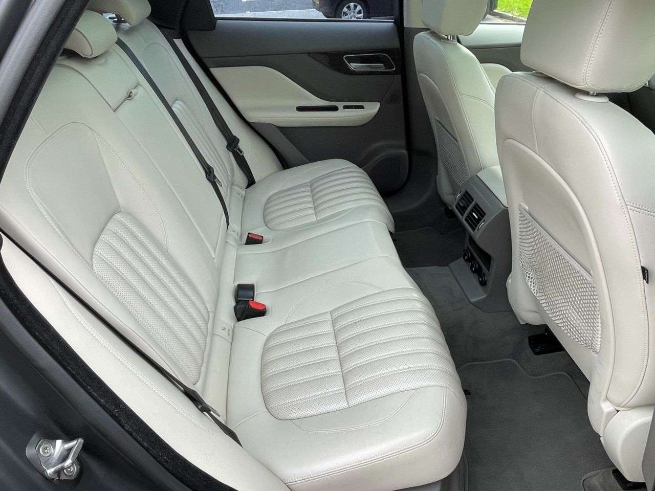 2018 JAGUAR F-PACE 2018 JAGUAR F-PACE